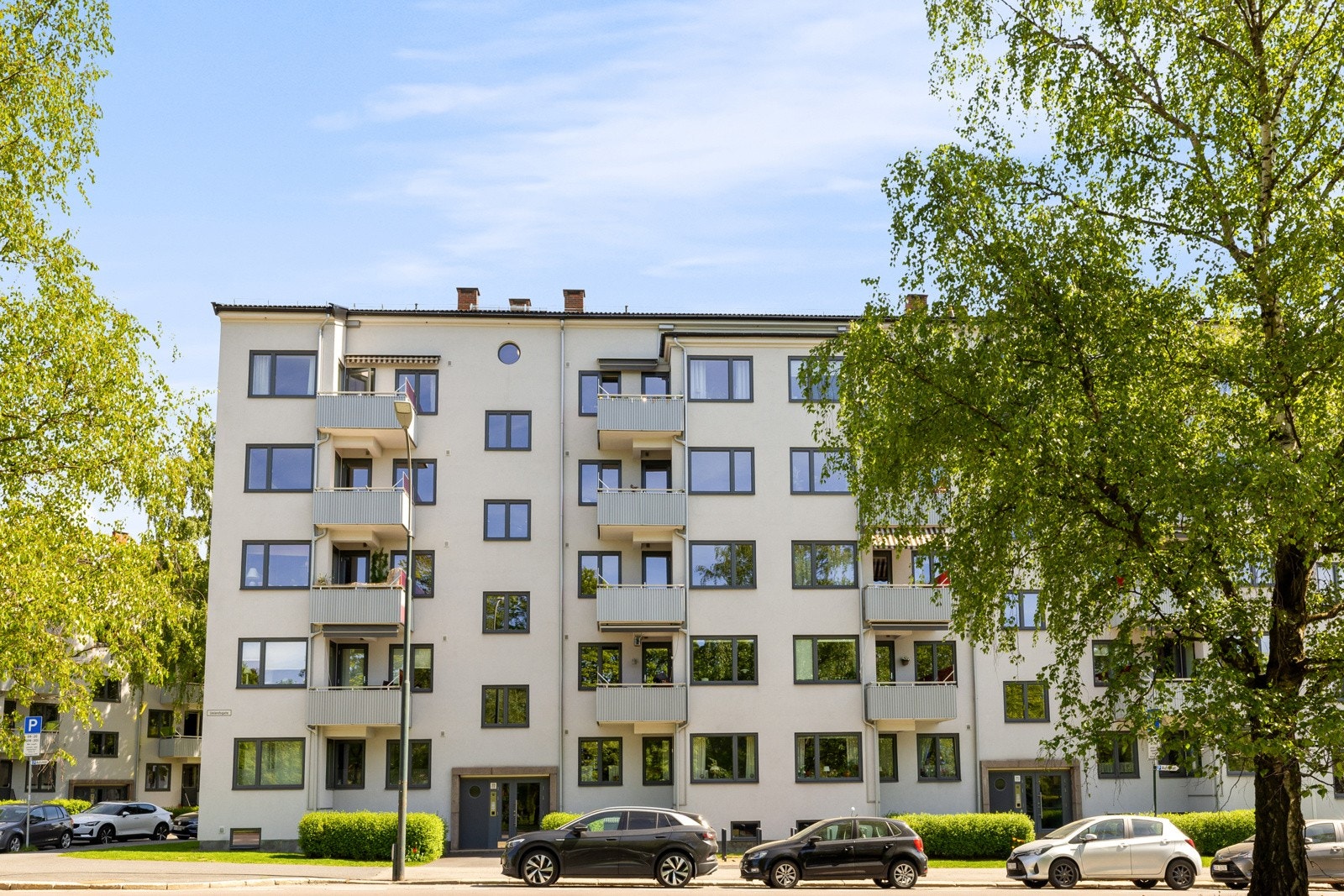 Leiligheten ligger høyt og fritt i byggets 4. etasje Galleribilde