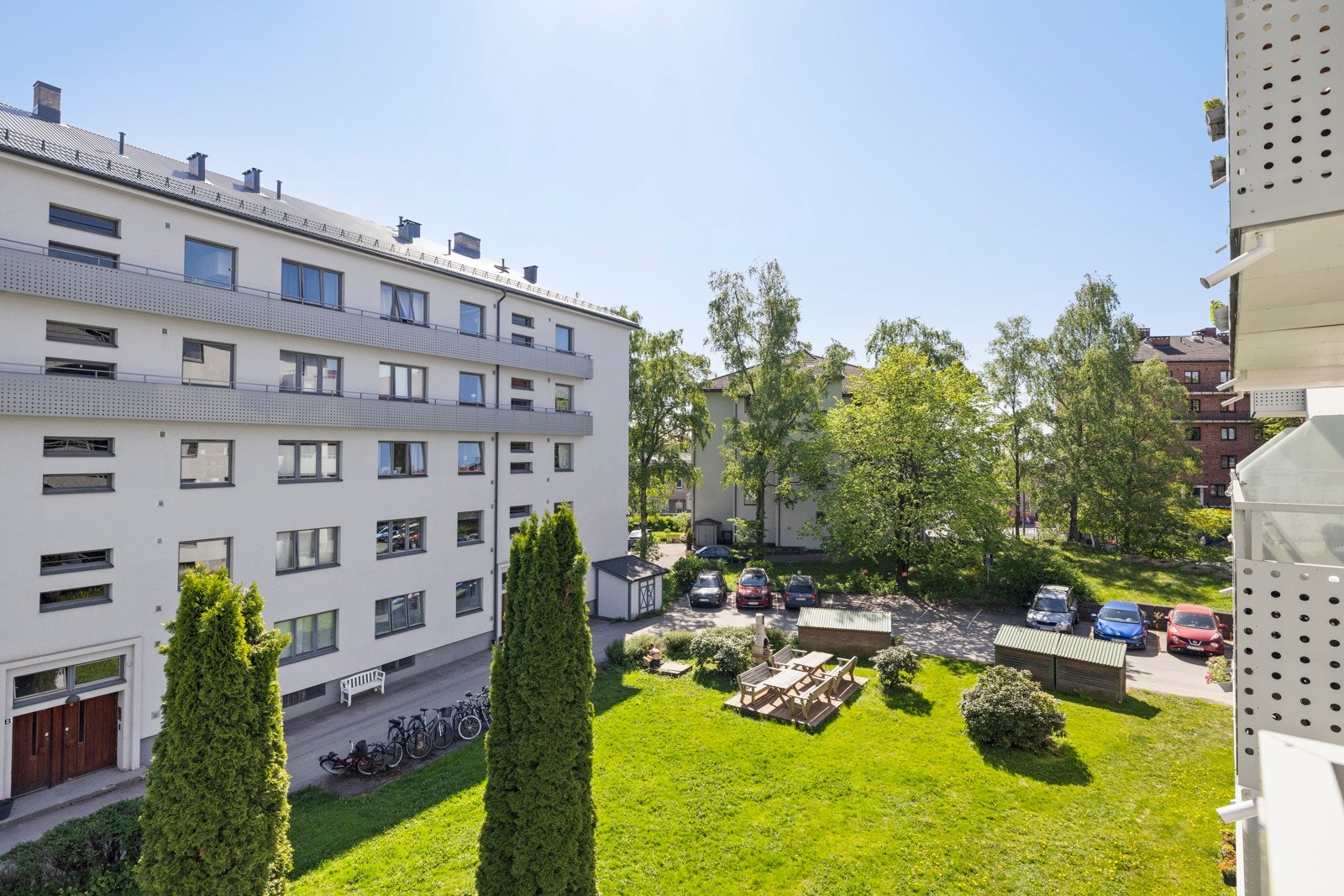 Leiligheten ligger like ovenfor Akerselvas grønne parkområder ved Sagene og Bjølsen, i et veletablerte nabolag med kort vei til Sagenes spennende utvalg av kaféer og spisesteder Galleribilde