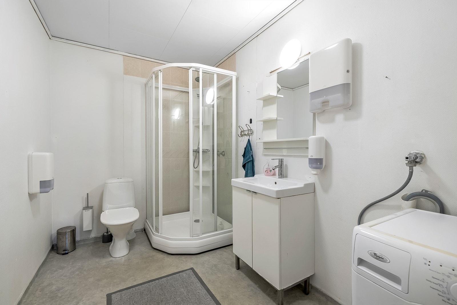 Bad, wc, vaskerom. Varme i gulv. Galleribilde