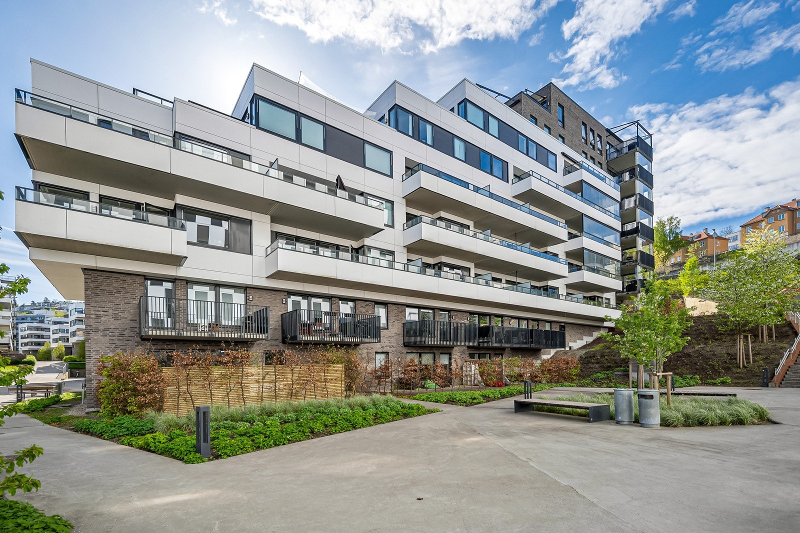 Noe av det beste med å bo i Kværnerbyen er at byggene og tomtene er moderne og pent opparbeidet. Galleribilde