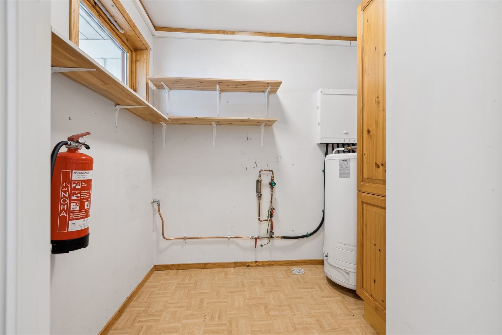 Innvendig bod. Galleribilde