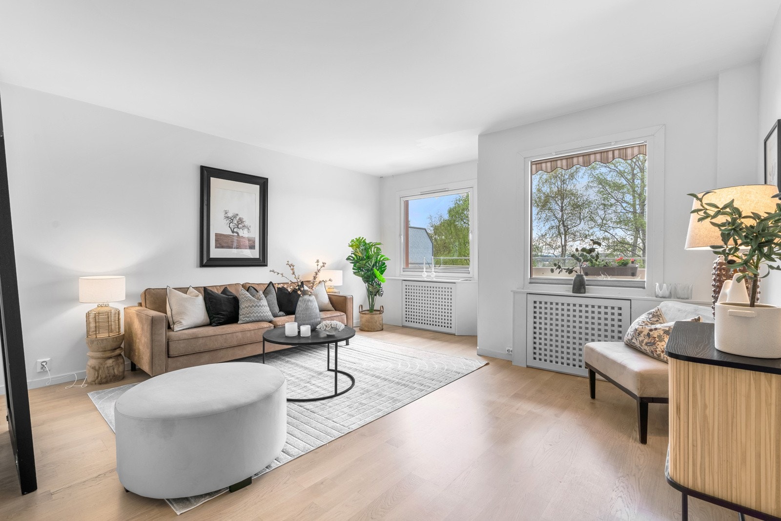 Vetlandsveien 95B er en lys og lekker 3(4)-roms over to plan, i henholdsvis tredje og fjerde etasje. Galleribilde