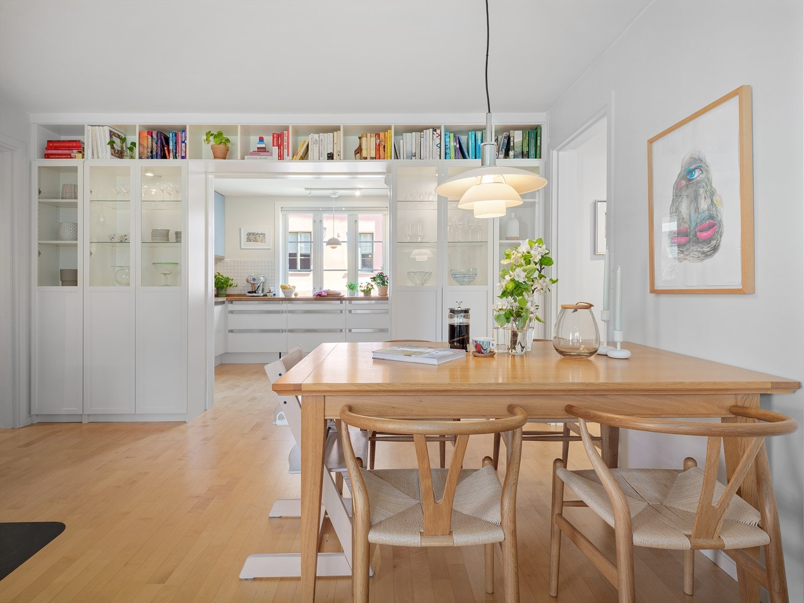 Med lysere tider og lengre dager blir det mer tid til å slappe av og nyte. Nyt lange frokoster eller samle gode venner rundt middagsbordet. Galleribilde