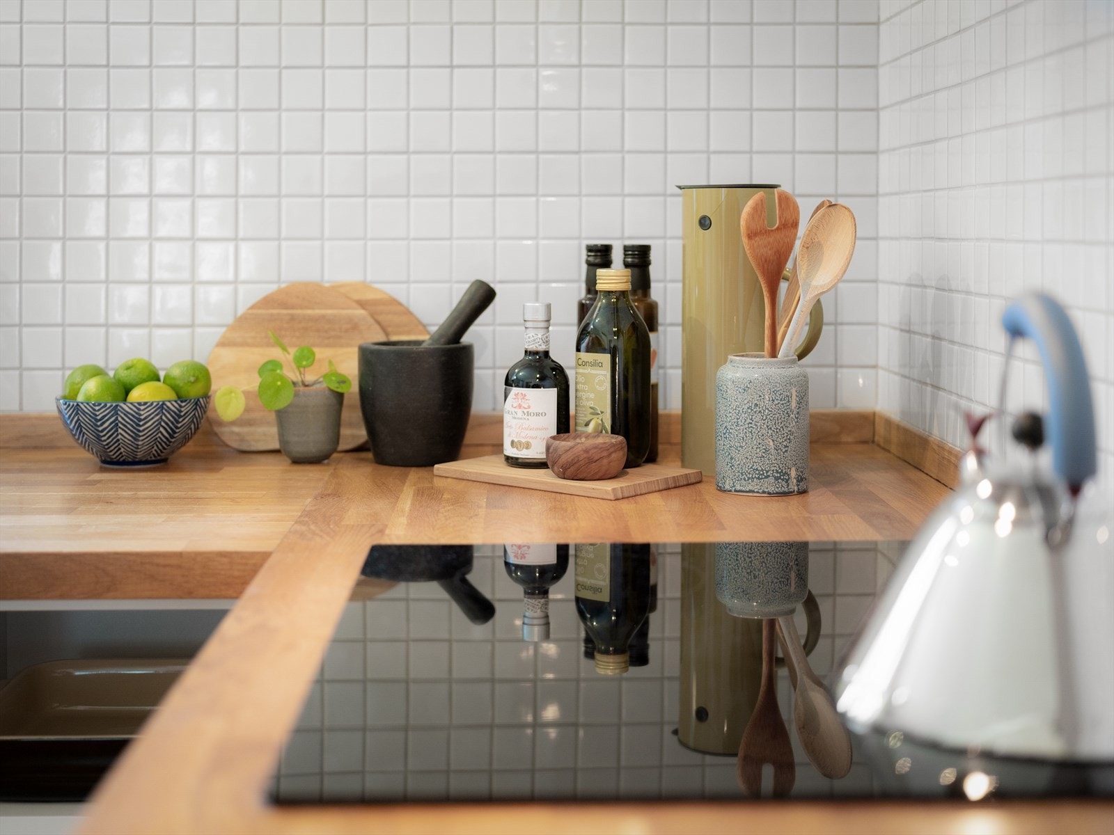 Har du glemt ingredienser til middagen er det heldigvis ikke langt til et rikelig utvalg av grønnsaks- og gourmet butikker i nabolaget. Galleribilde