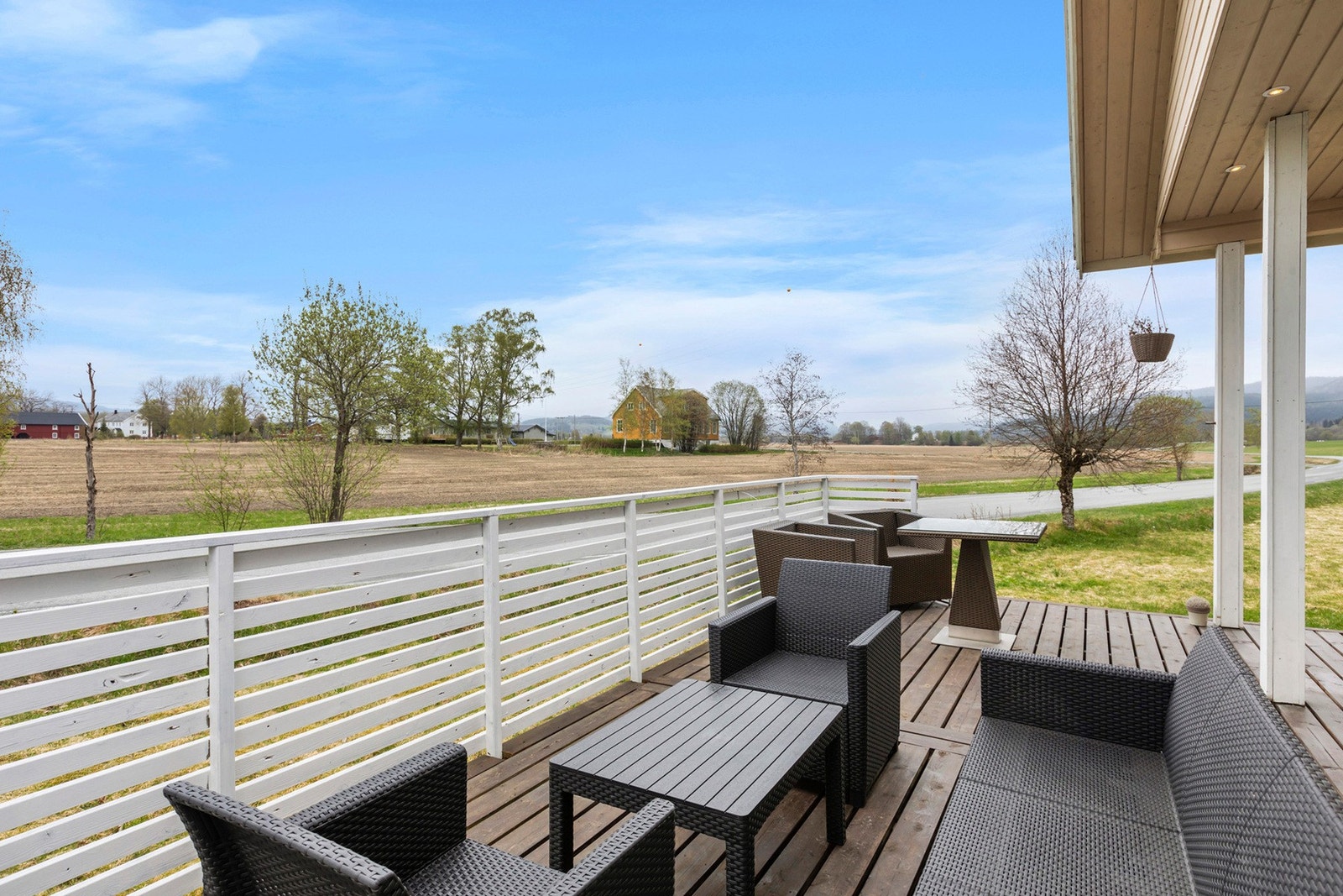 Terrasse med utgang fra stue oppført i 2016. Galleribilde