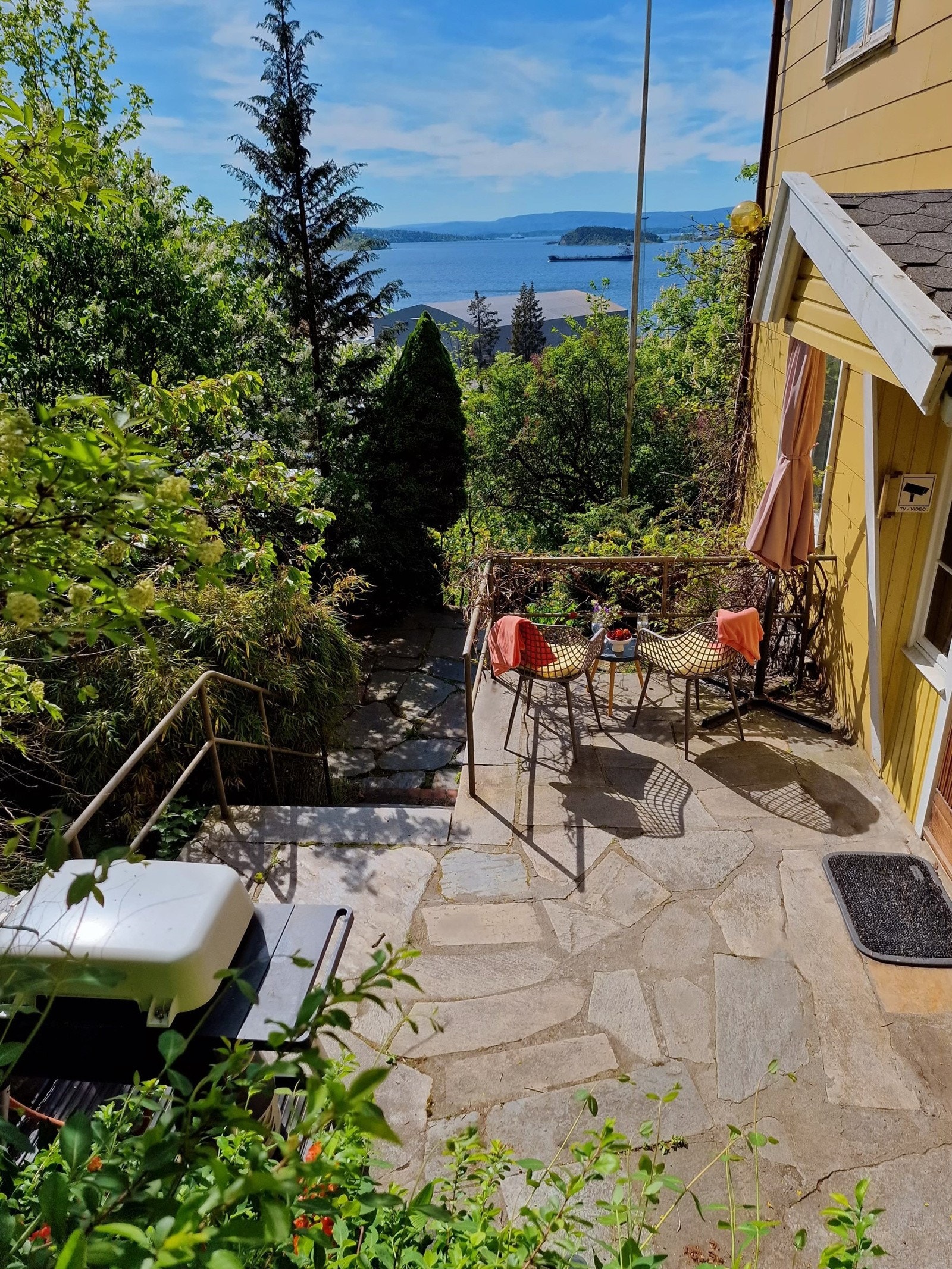 Utsikt fra inngangsparti (selgers private bilder) Galleribilde