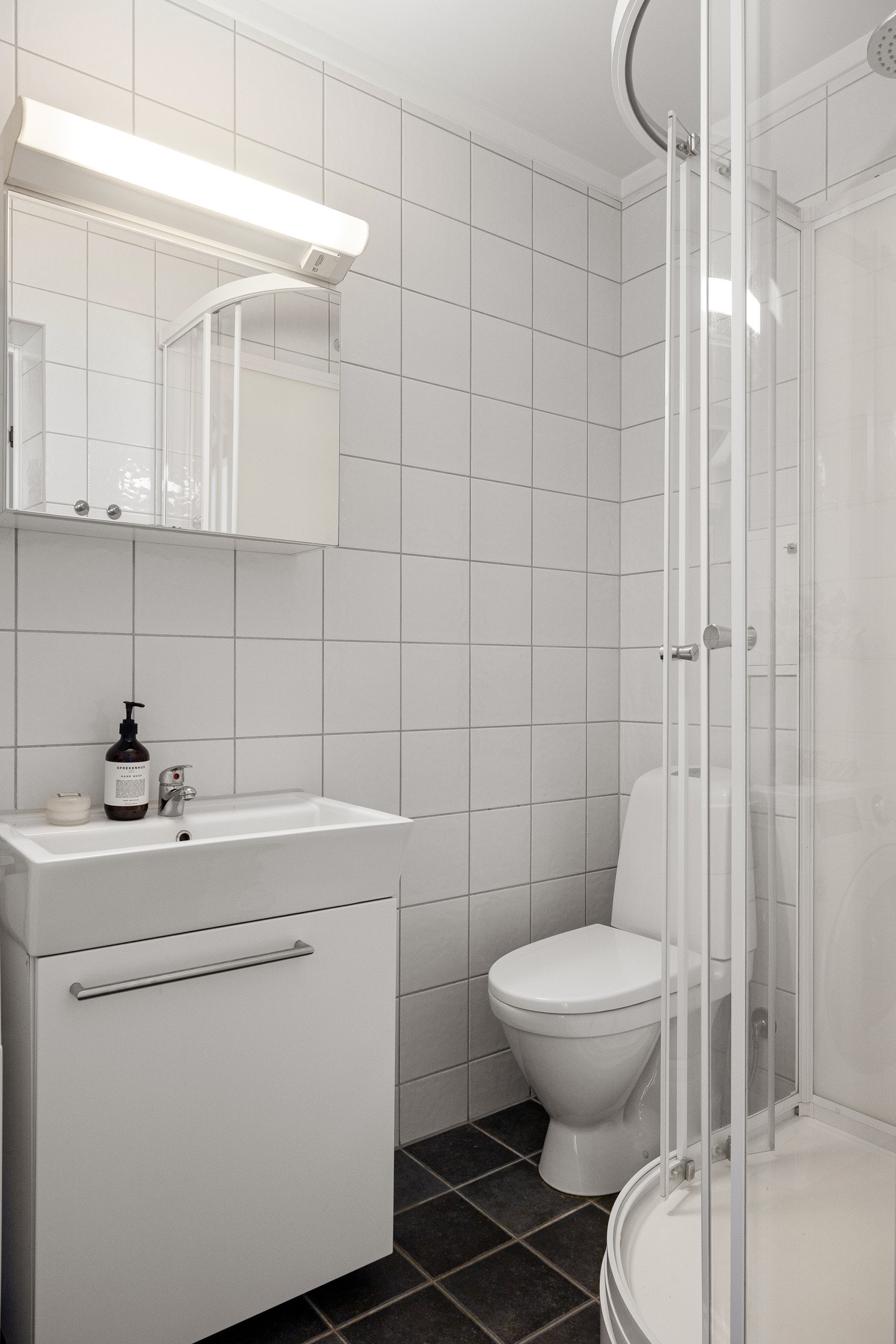 Varme i gulv på badet. Galleribilde