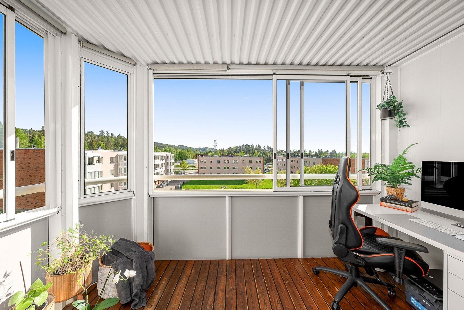 Her er det god plass til lounge, spisebord, planter eller annet ønskelig møblement. Galleribilde