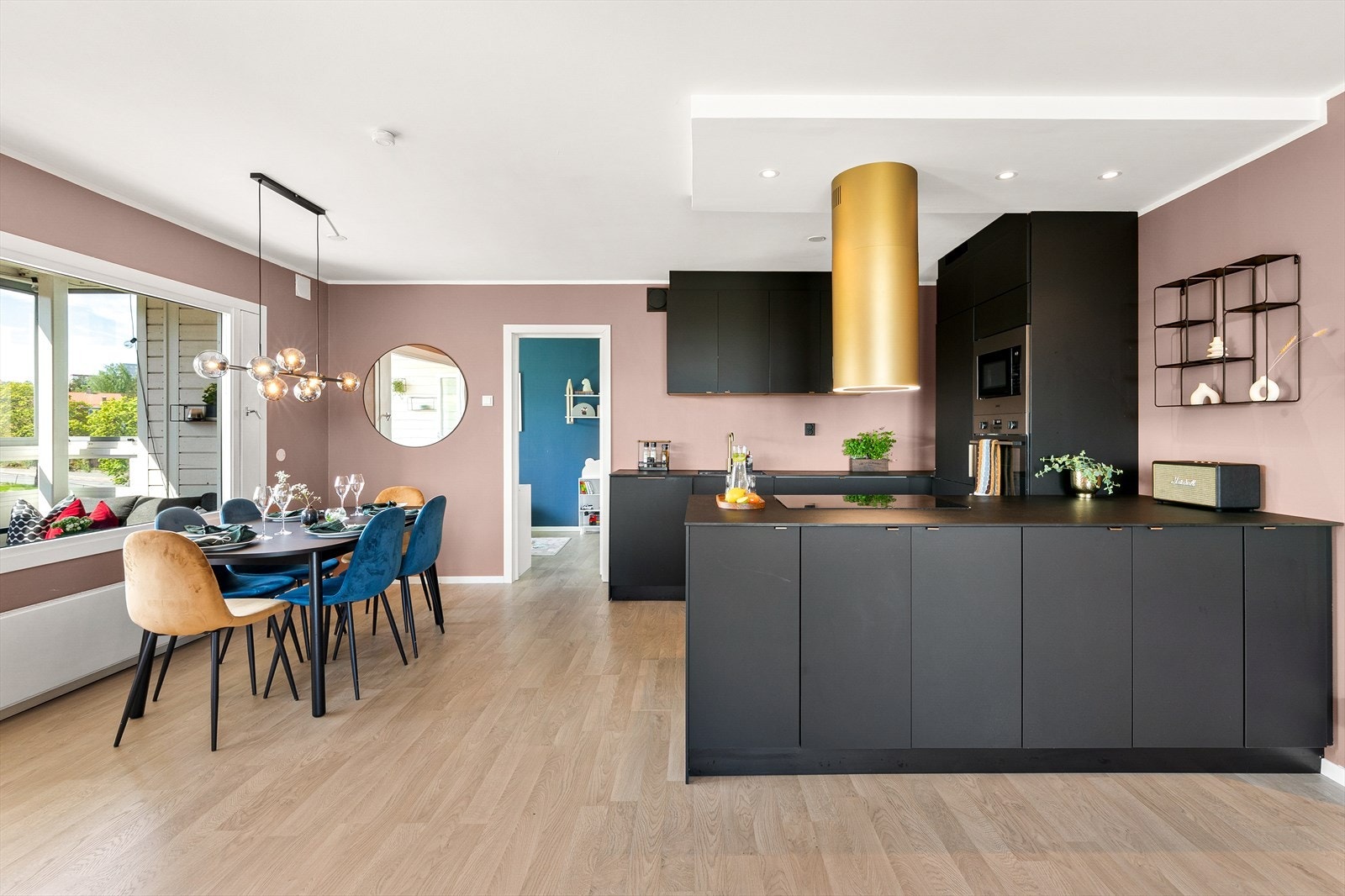 Velkommen til Kalbakkveien 17, presentert av Teddy Kidane Welde v/EiendomsMegler1! Galleribilde