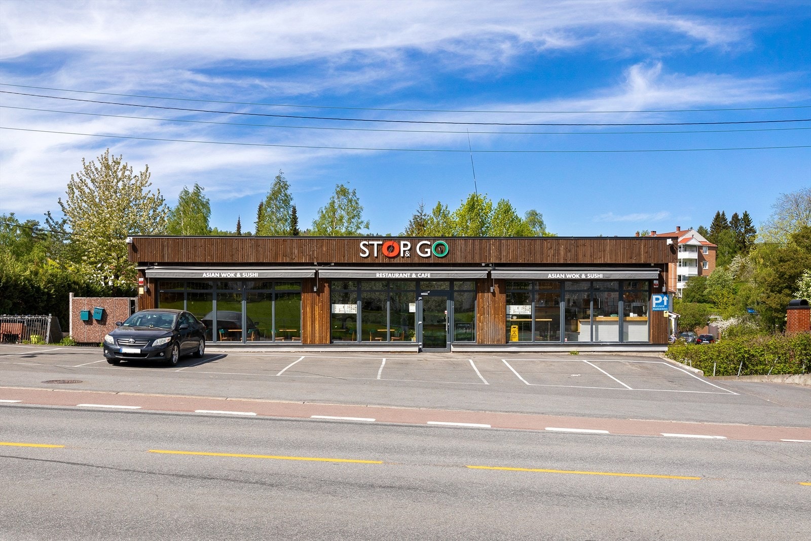 Stop & Go befinner seg i nærheten og serverer ulike matretter. Galleribilde