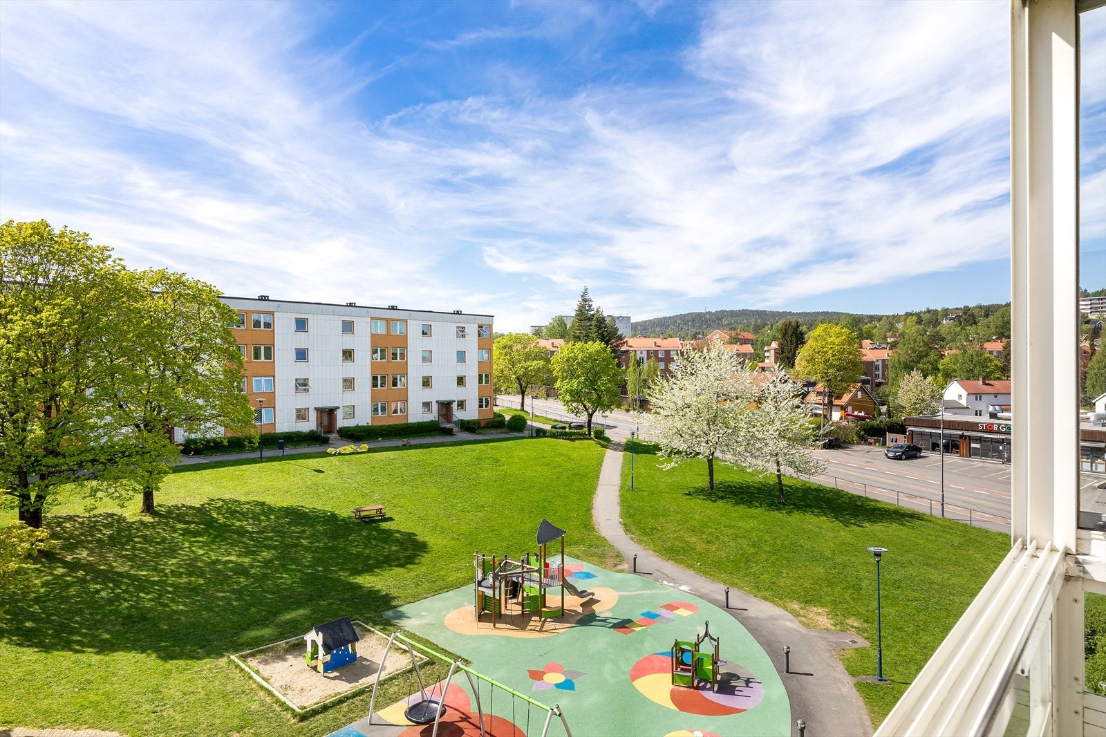 Utsyn fra balkong. Galleribilde