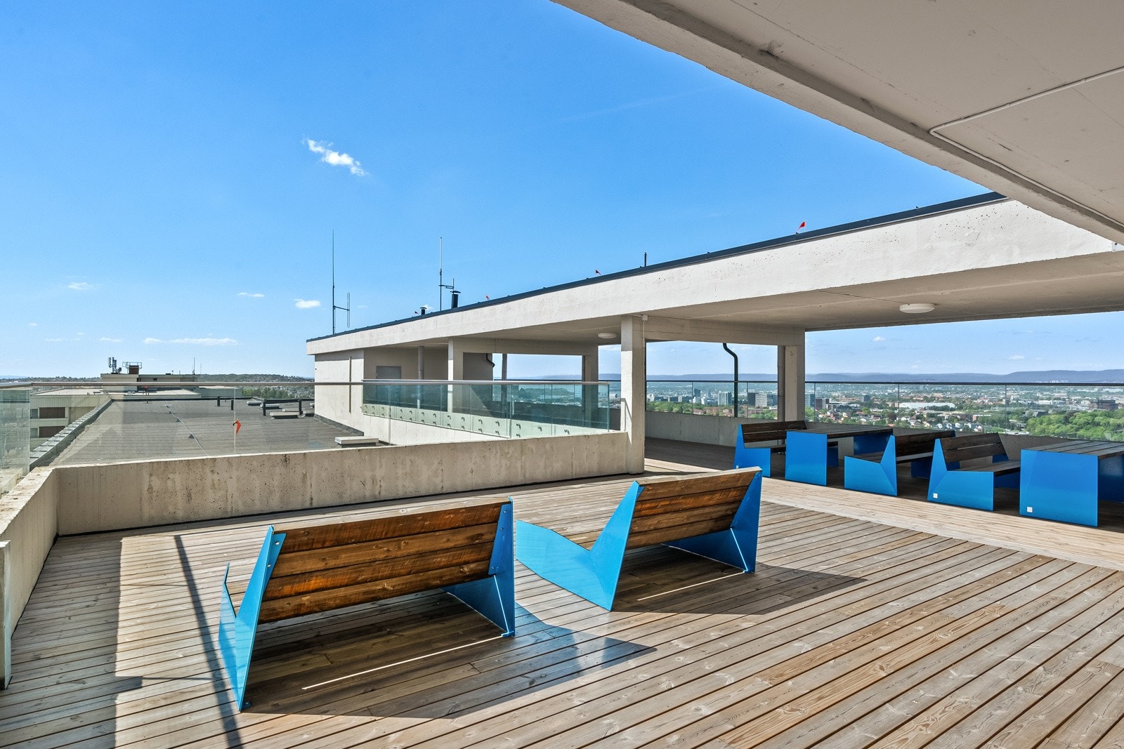 Felles takterrasse med sol hele dagen Galleribilde