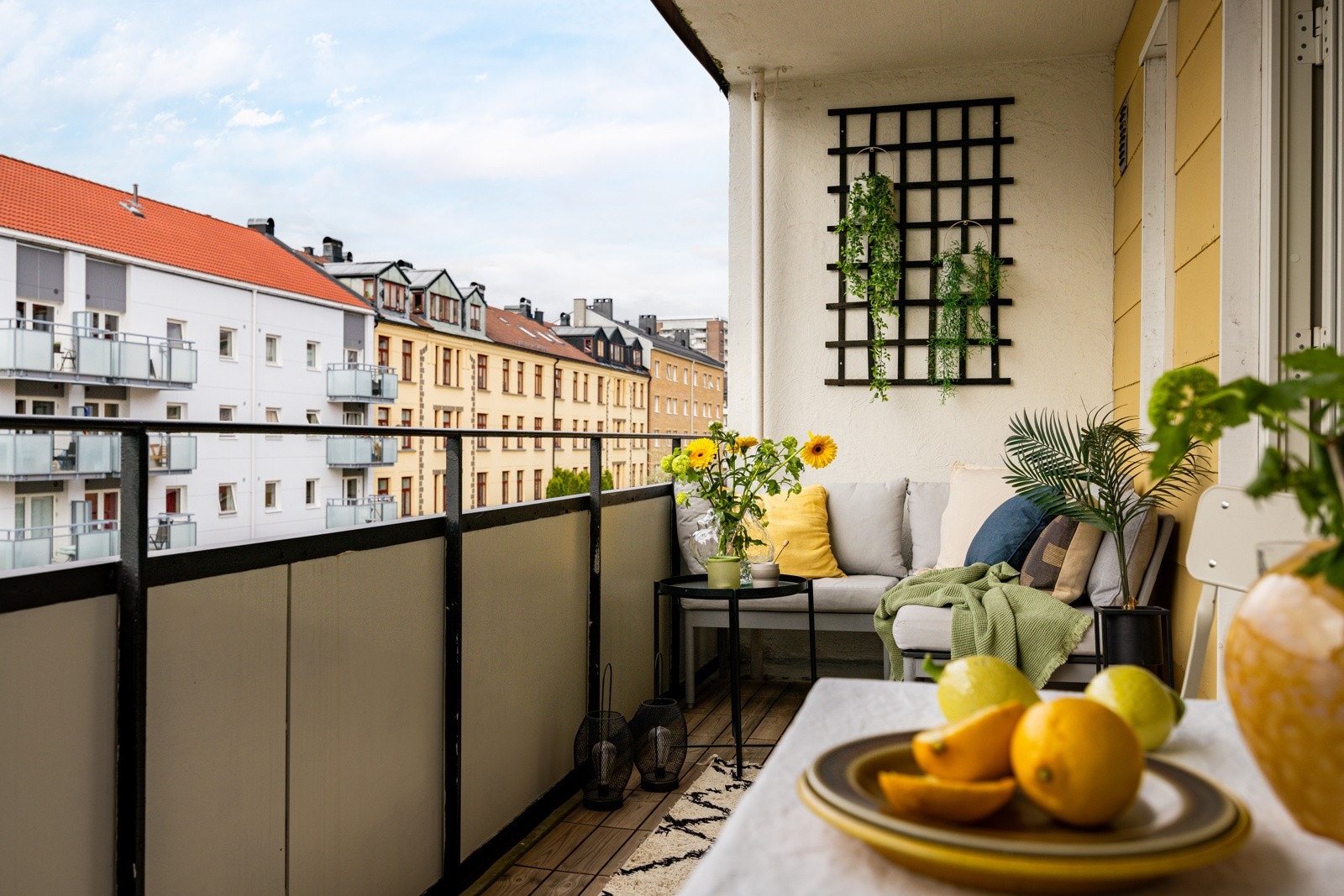 Stor og utrolig hyggelig sydvestvendt balkong på hele 8 kvm. Galleribilde