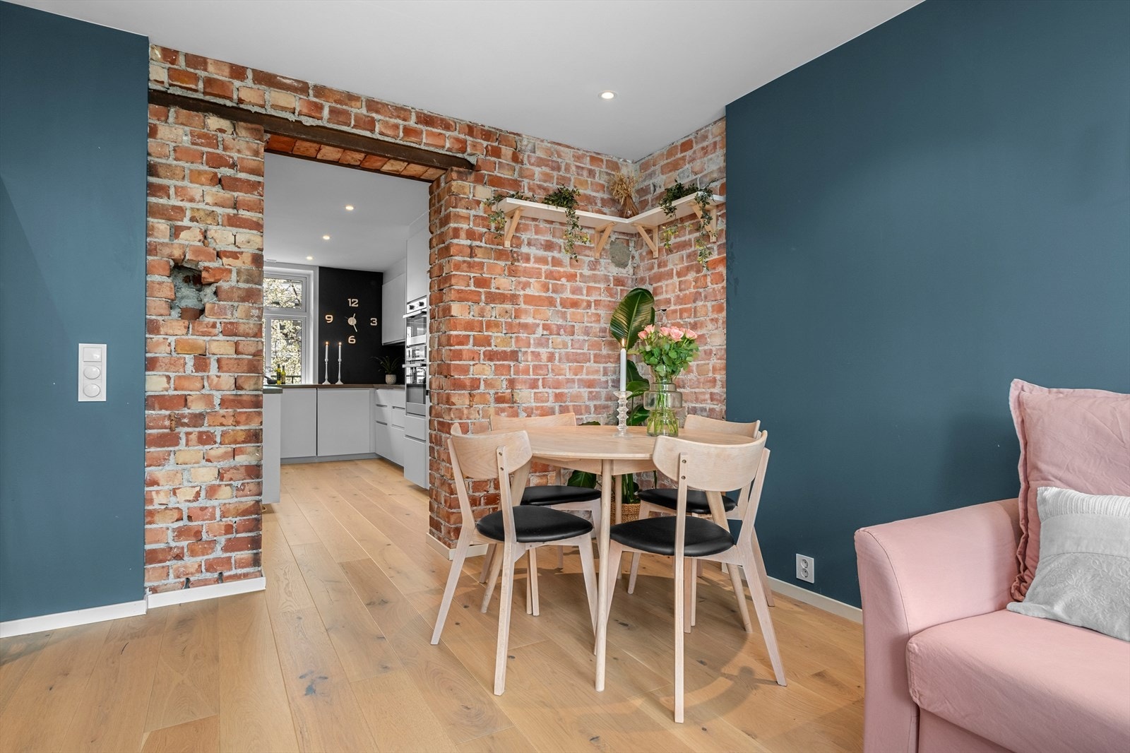Velkommen til Ladeveien 2B - en attraktiv selveierleilighet på 43m² i 3. etasje. Galleribilde