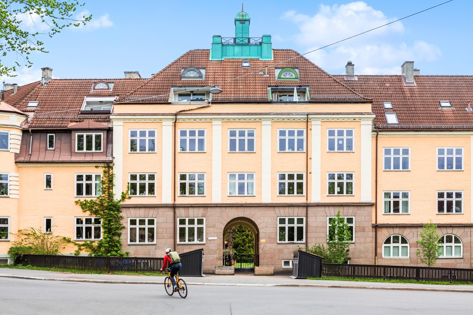 Leiligheten ligger i nydelige og populære "Spaserstokken". Galleribilde