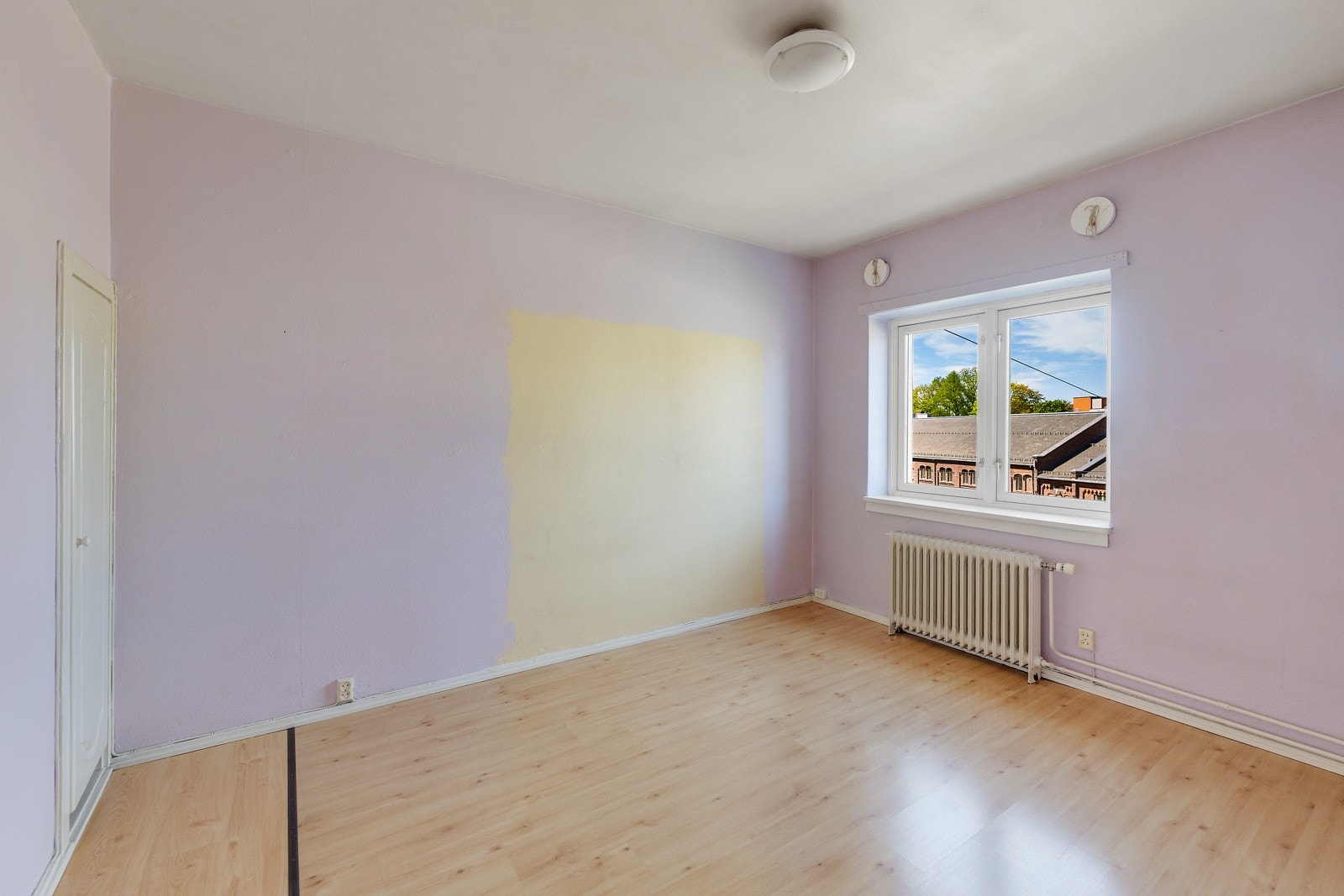 Soverommet er av god størrelse med plass til dobbeltseng samt tilhørende nattbord. Galleribilde