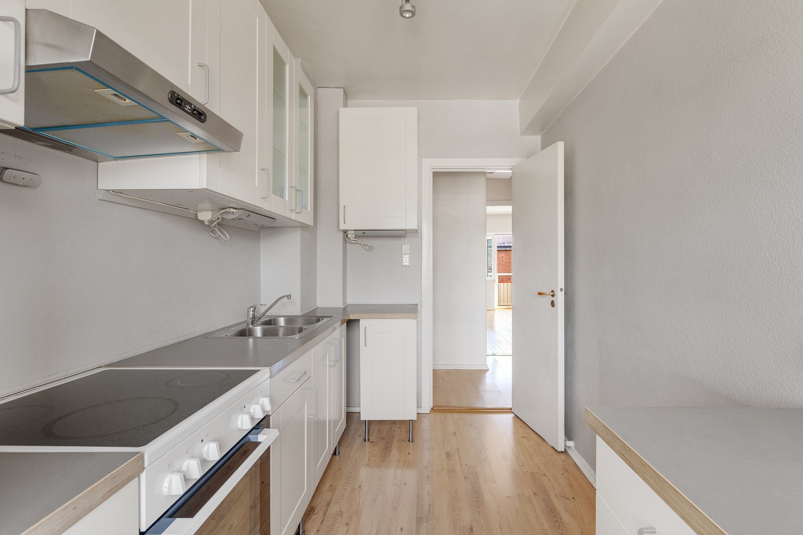 Det er nedsenket kum i rustfritt stål. Galleribilde