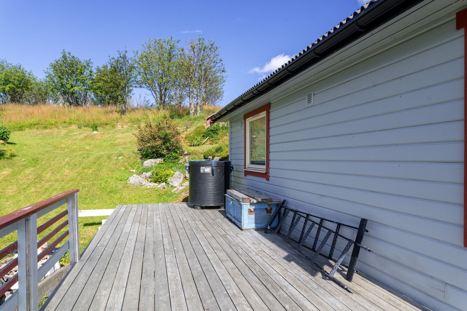 Terrassen har god plass til diverse hagemøblering. Galleribilde