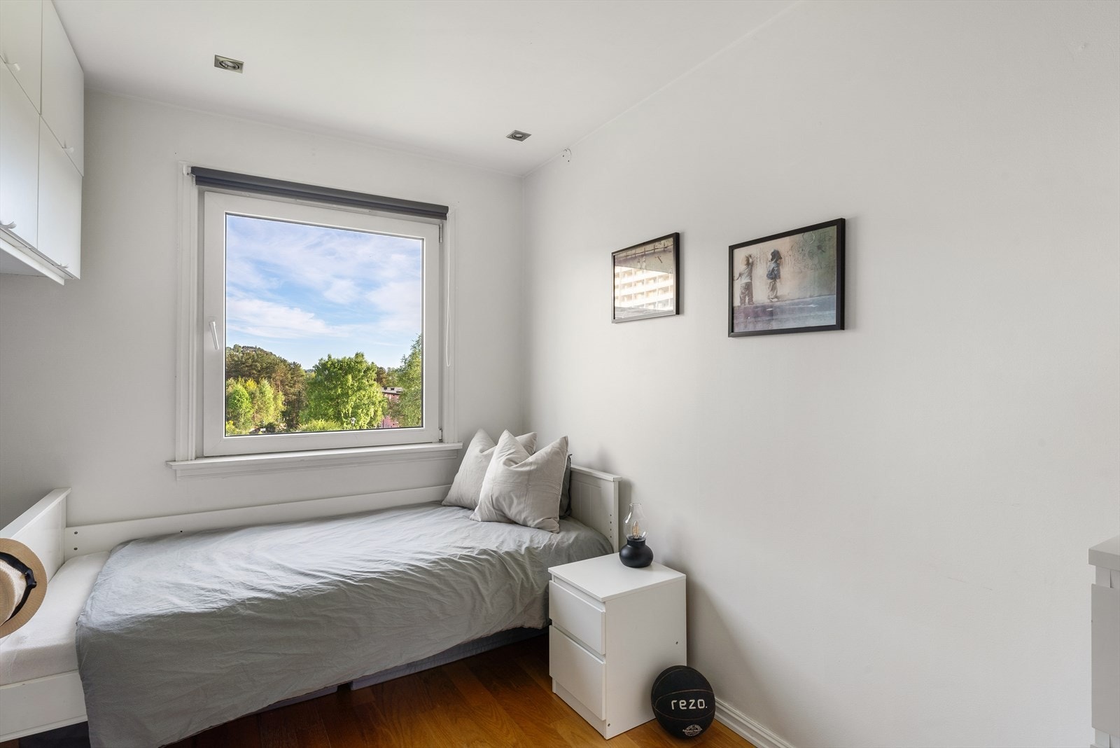 - Soverom 2 måler ca. 8,1m² - Galleribilde
