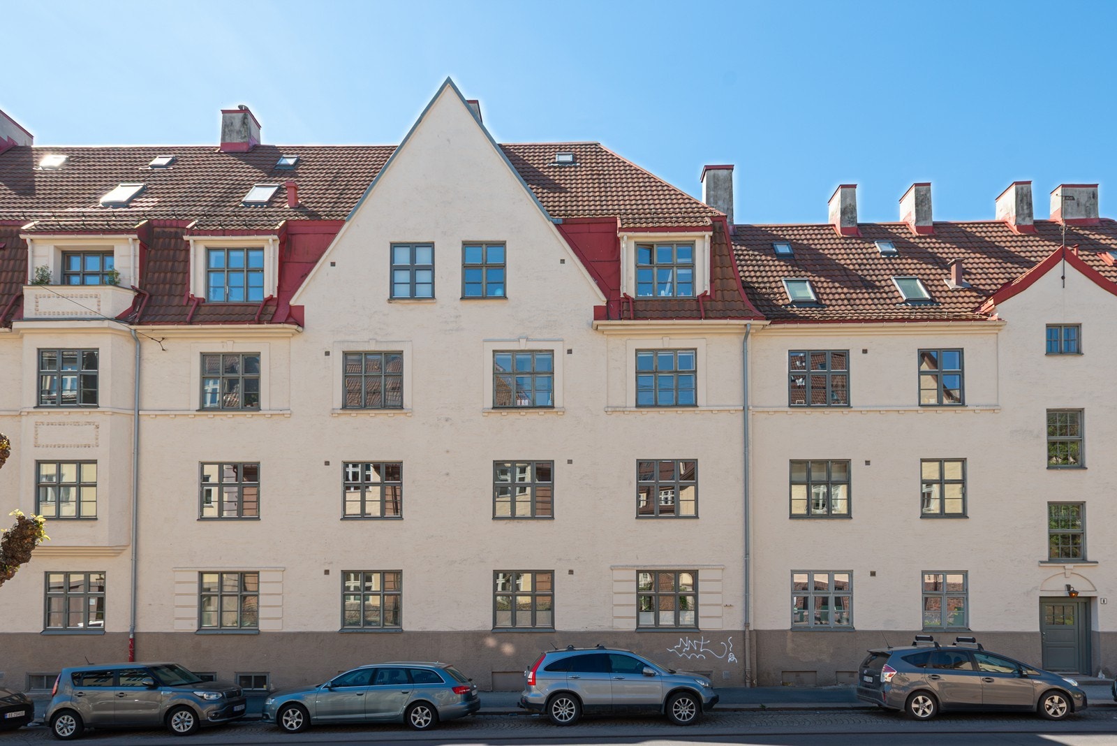 Fasade sett fra gate Galleribilde