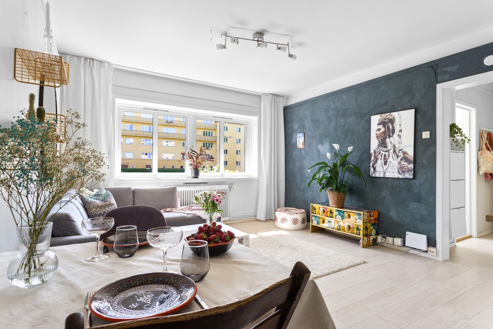 Mikkel Johnsen har gleden av å presentere denne sjarmerende leiligheten i Bjørn Stallares vei 15. Galleribilde