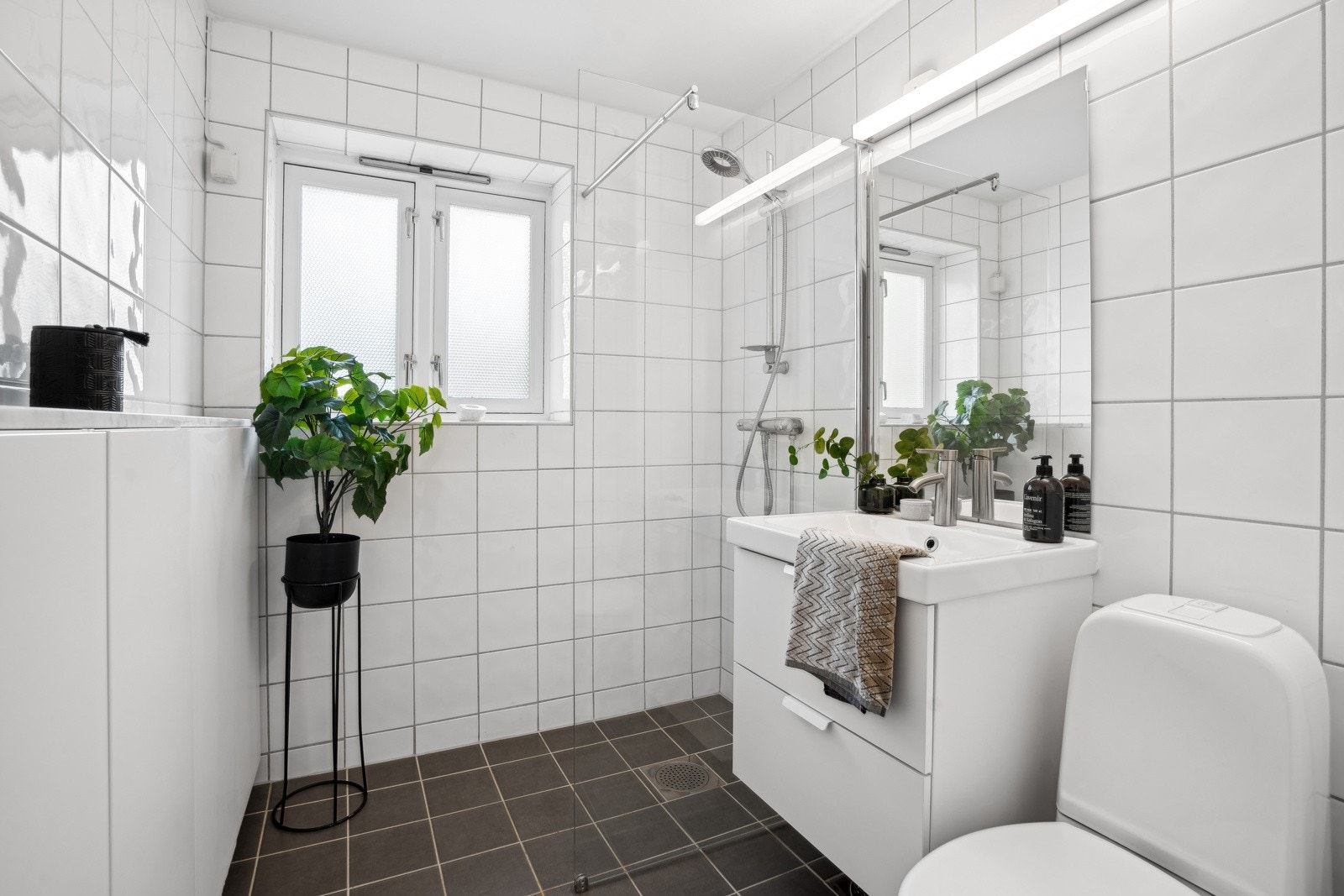 Bad med oppgradering av varmekabel og gulvfliser i 2022 Galleribilde