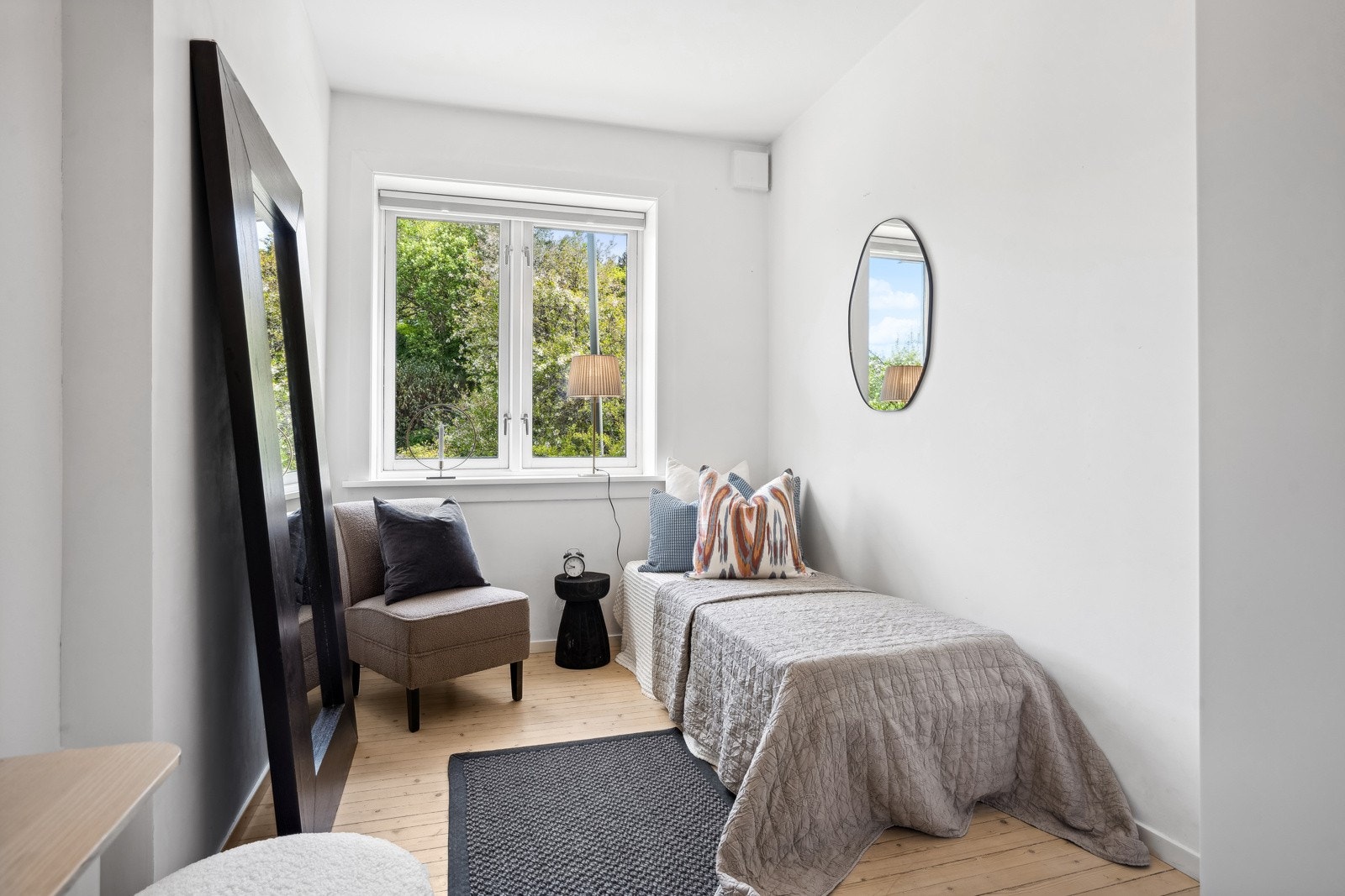 Soverom 2 av god størrelse, kan også brukes som kontor Galleribilde