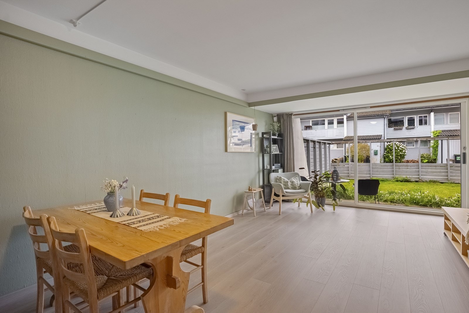 Plass til både salong og spisebord Galleribilde