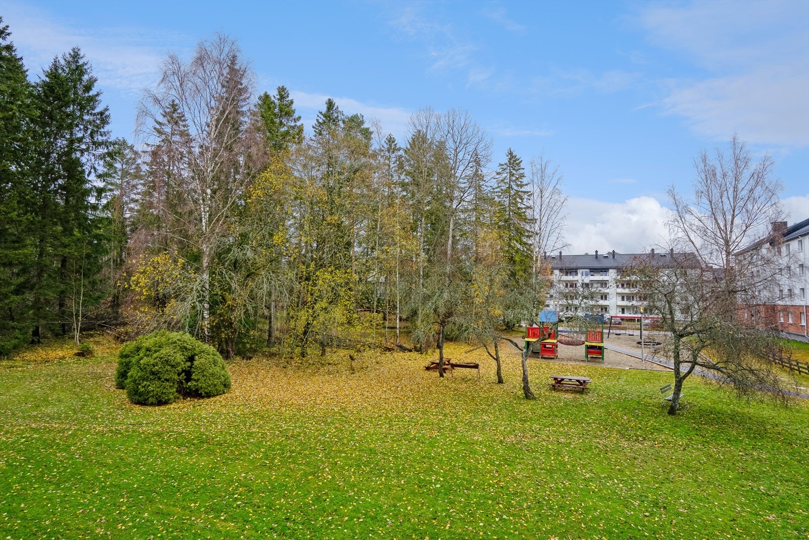 Det er flere lekeplasser i området. Galleribilde