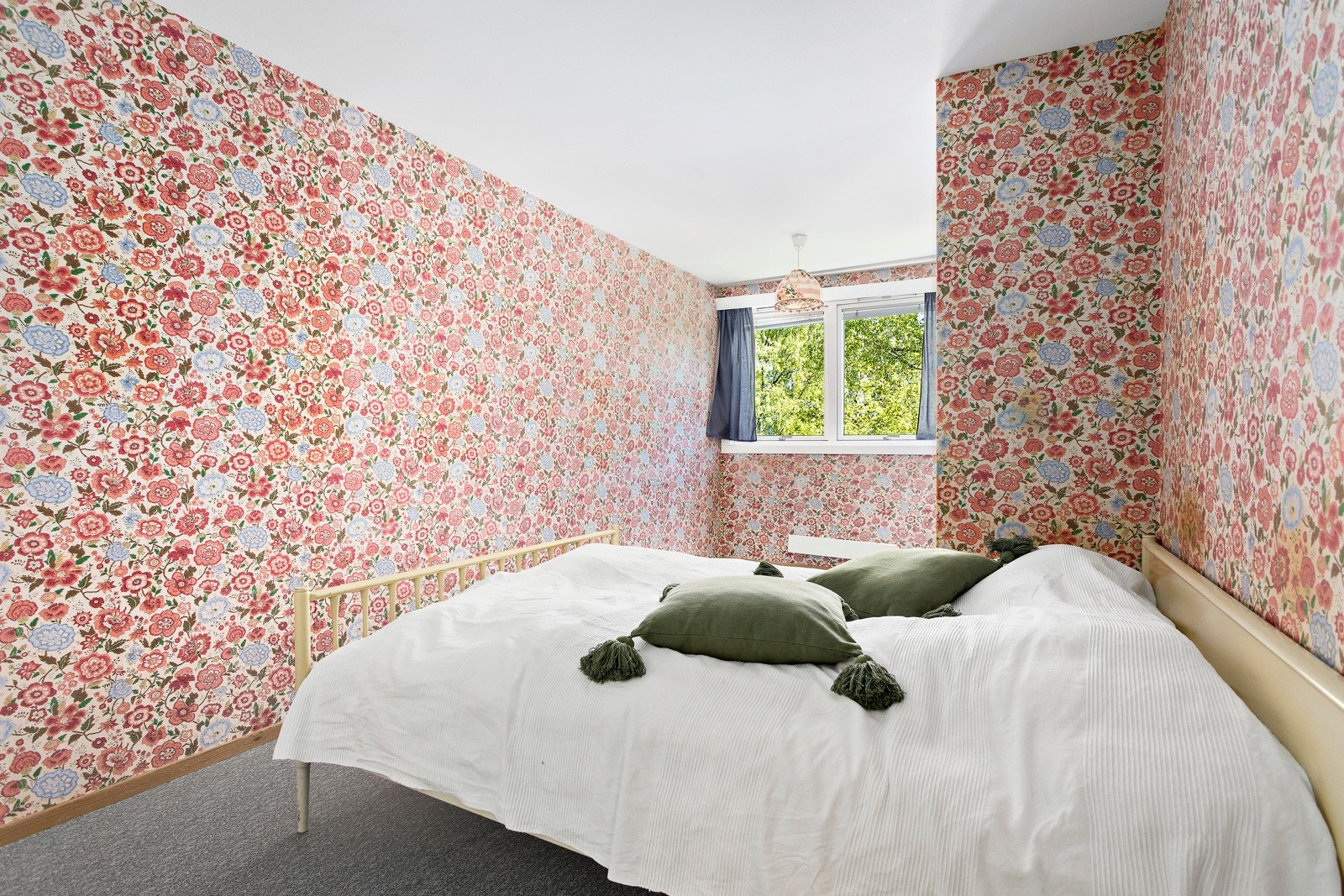 Boligen byr på tre fine soverom som ligger samlet i den ene enden av leiligheten og vender mot øst. Galleribilde