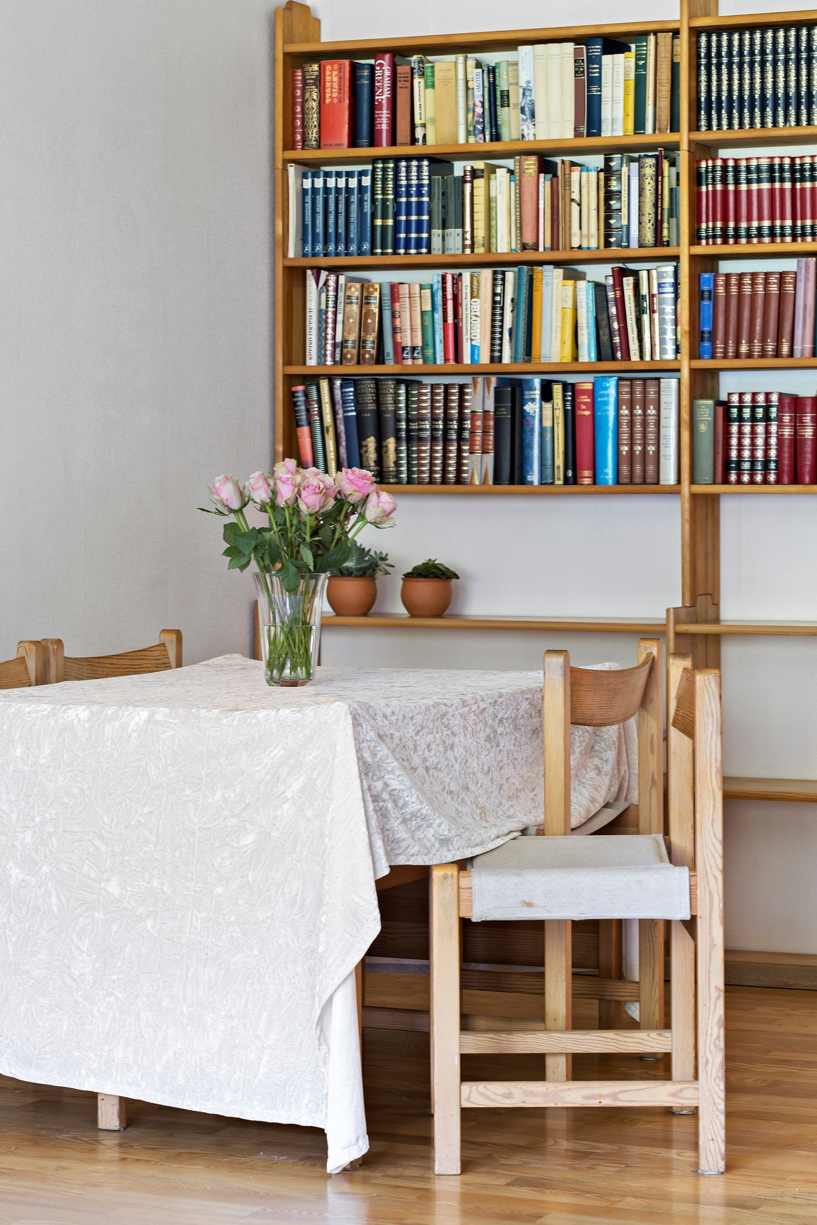 Spisestuen. Galleribilde