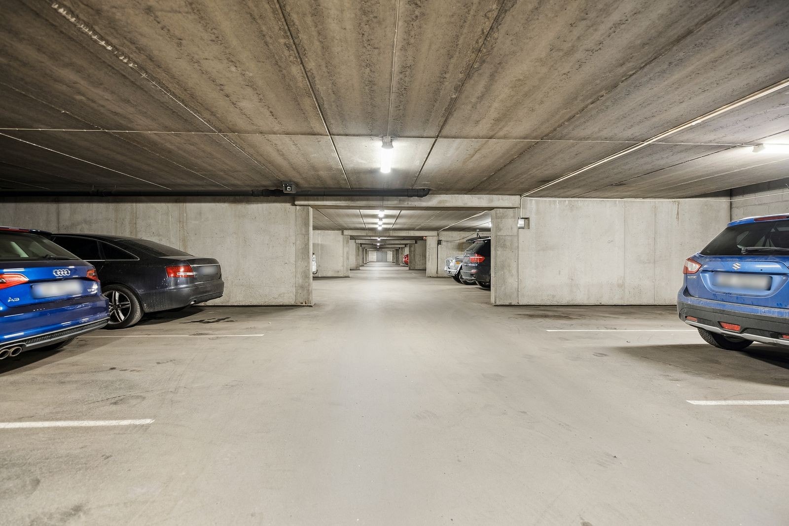 Garasjeanlegg - En garasjeplass medfølger Galleribilde