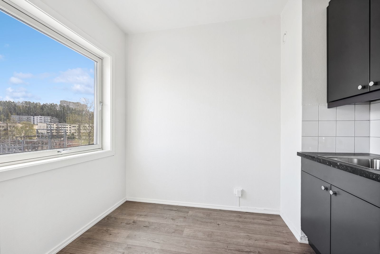 Kjøkken. Hvitevarer medfølger ikke! Galleribilde