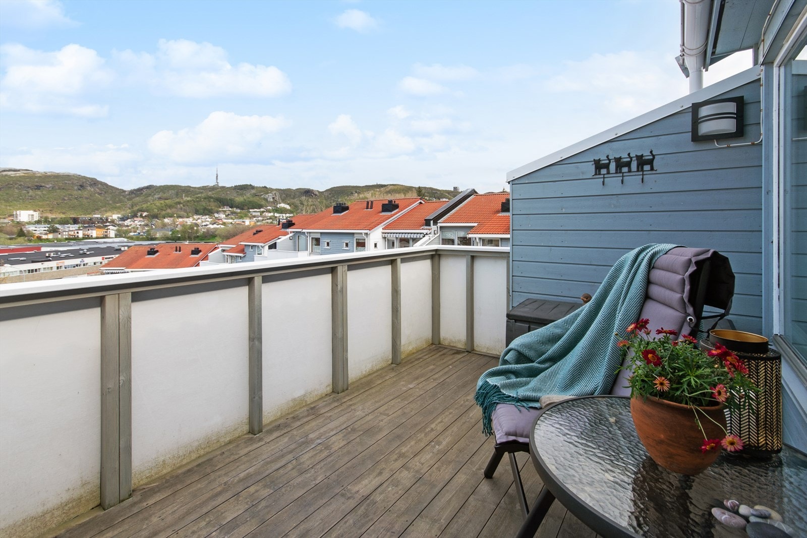 Veranda fra stue med gode solforhold ettermiddag og kveld. Galleribilde
