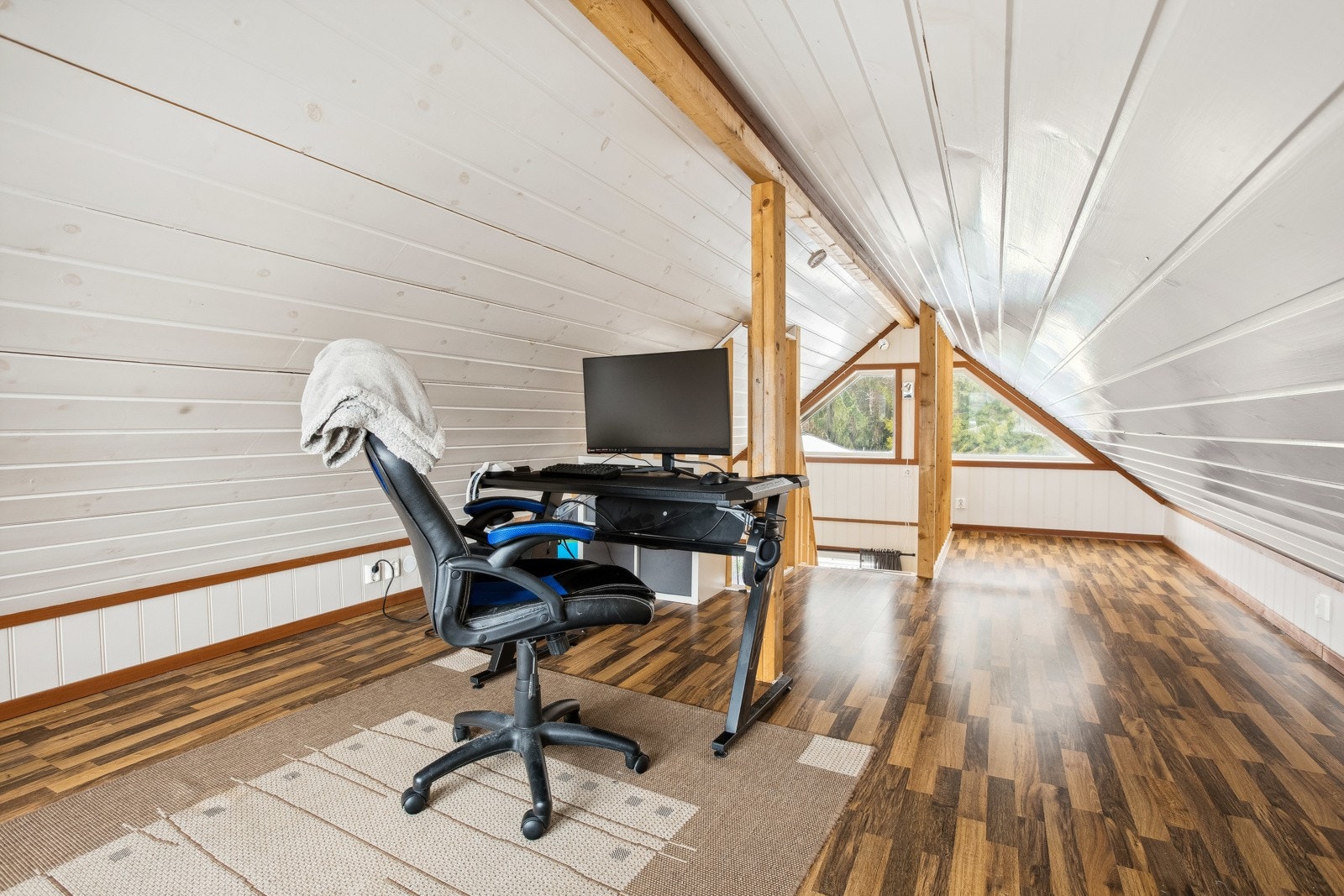 Lys hems med gulvflate på ca. 30 m2. Galleribilde