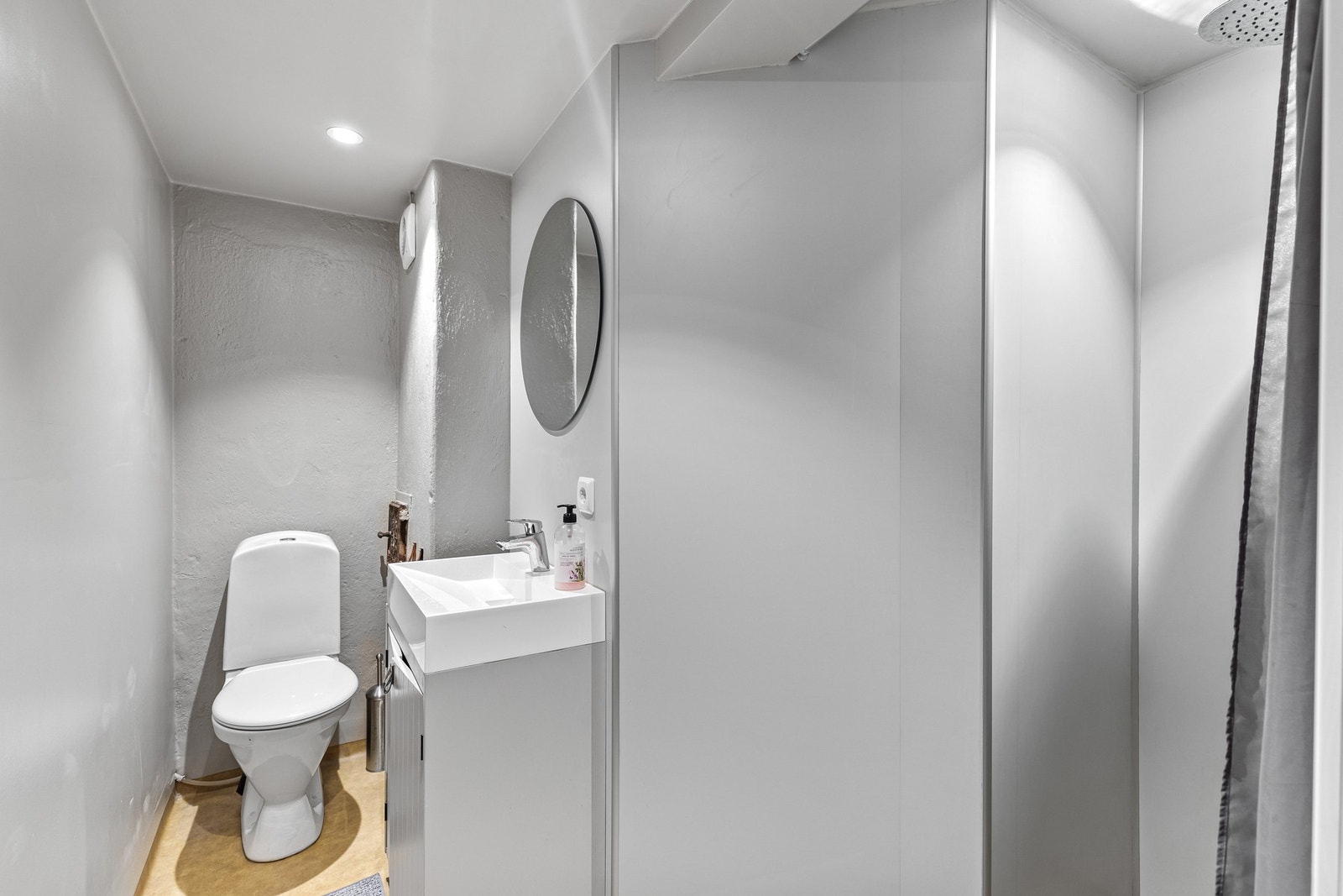 Badet i utleiedelen er oppgradert i 2021. Galleribilde