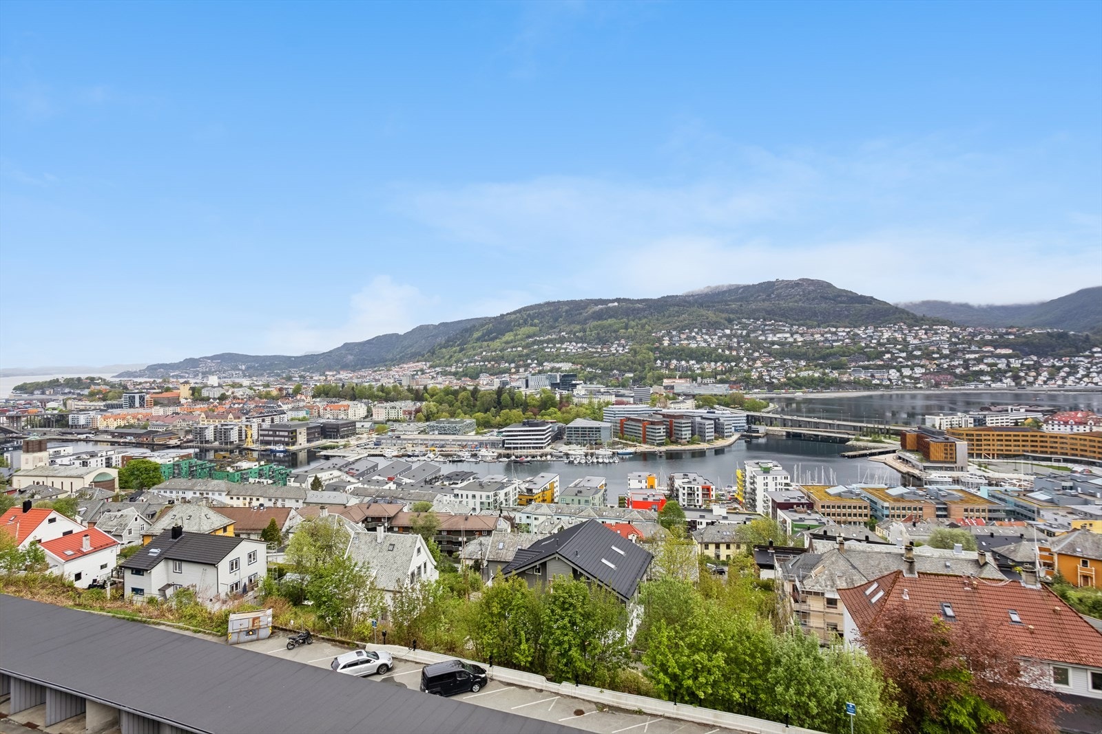 Fra balkongen nyter du denne flotte vidstrakte utsikten! Galleribilde