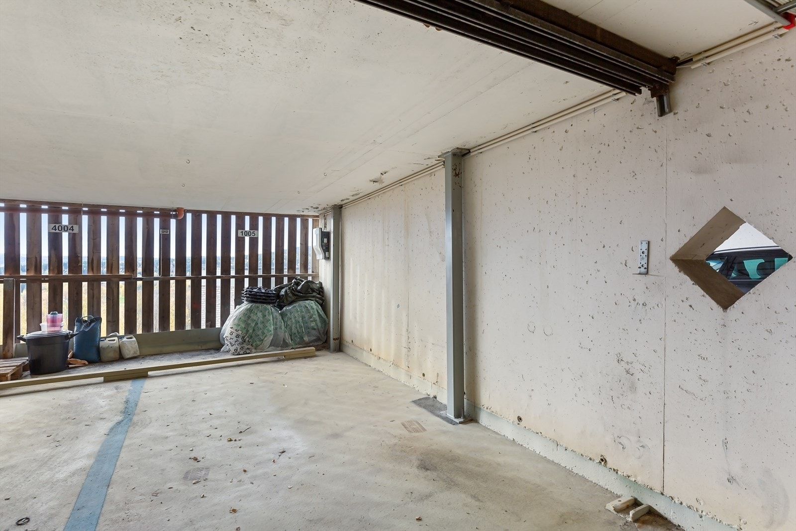 Med hver leilighet følger en parkeringsplass i garasjeanlegg. Galleribilde