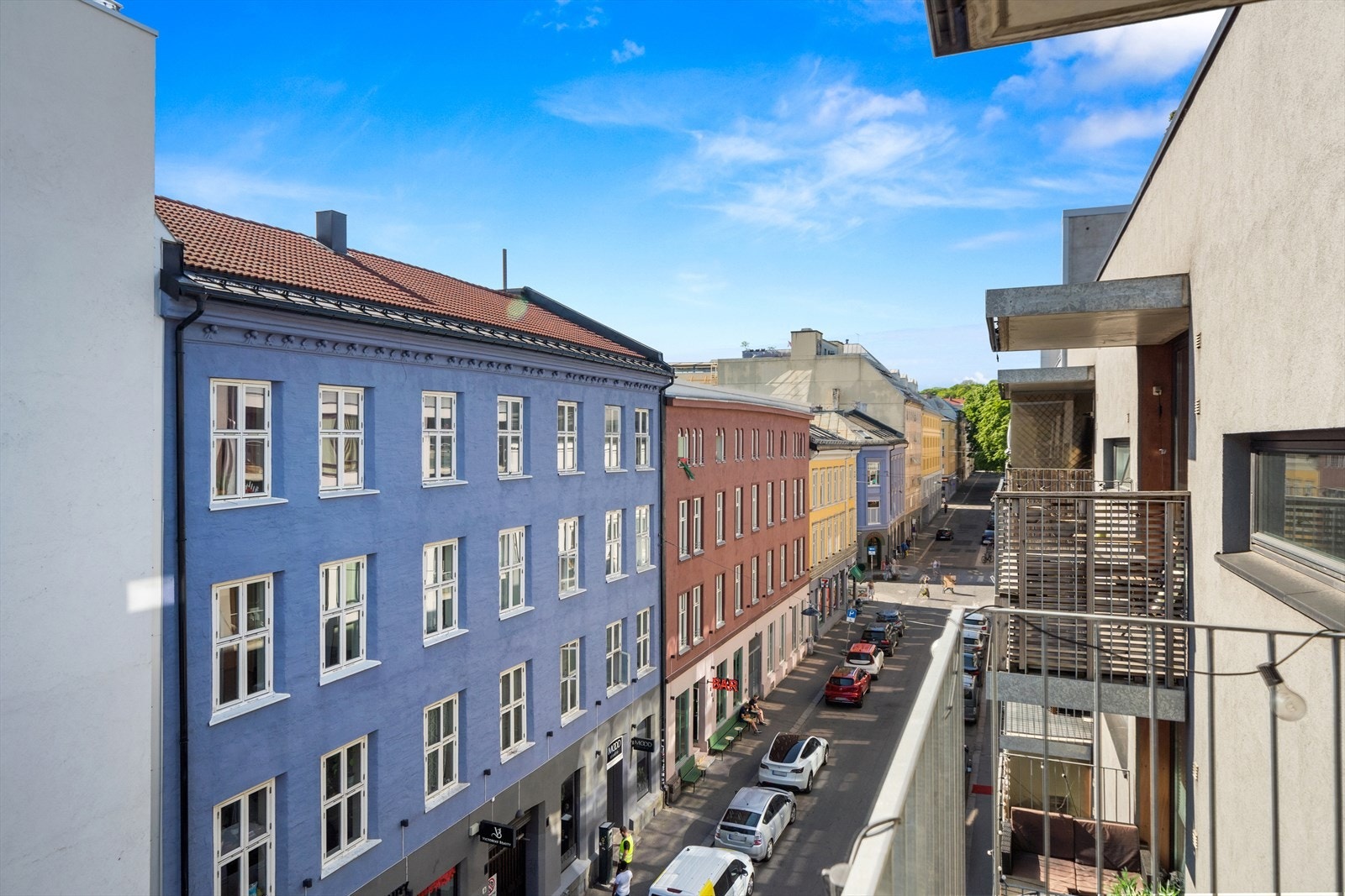 Boligen ligger midt mellom Fredensborg, Grünerløkka og Grønland, i utkanten av Oslo sentrum, med alle tenkelige fasiliteter i nærheten Galleribilde