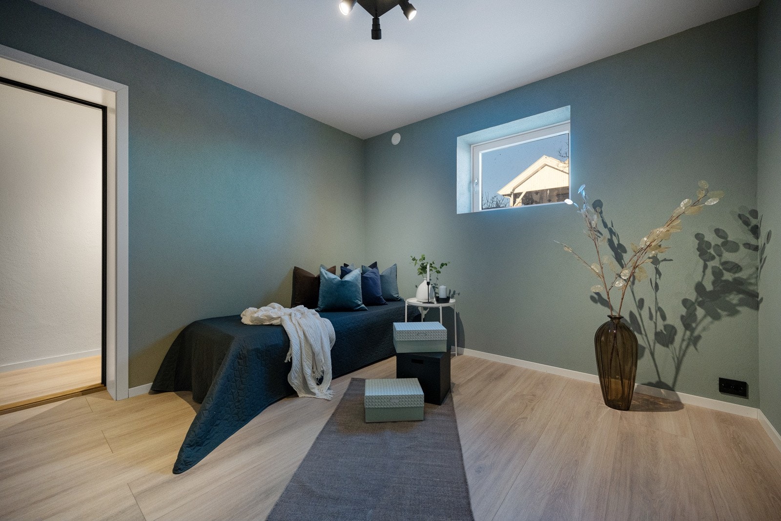 Her har du rikelig med plass for store familier eller gjester. Galleribilde