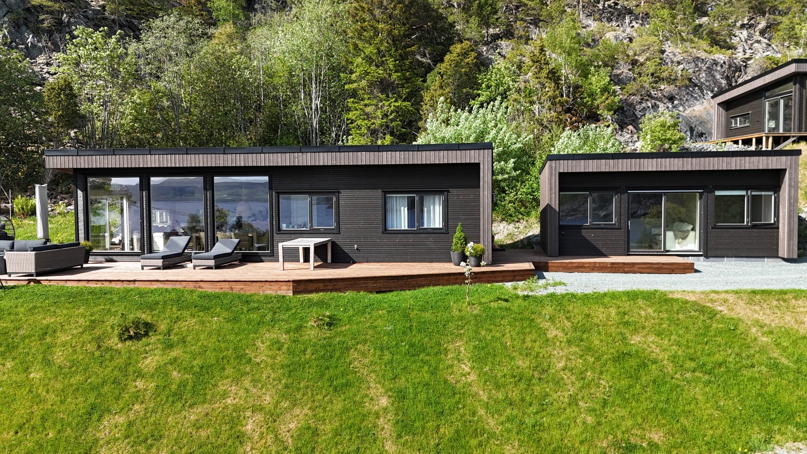 fasade med anneks Galleribilde