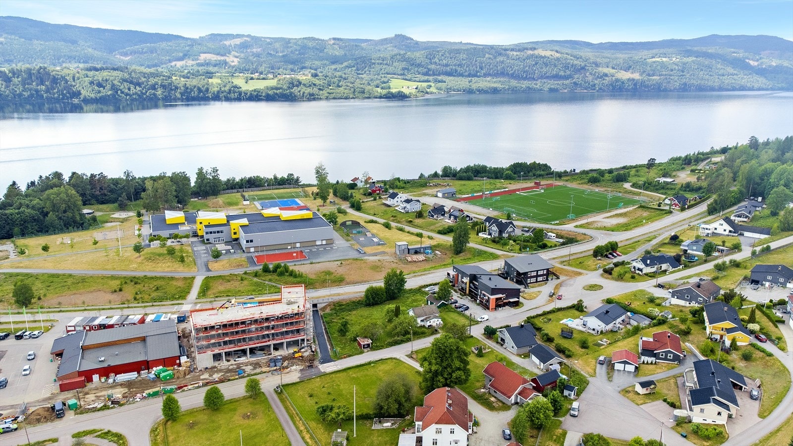 Langset på Minnesund er et hyggelig tettsted langs Mjøsa. Galleribilde