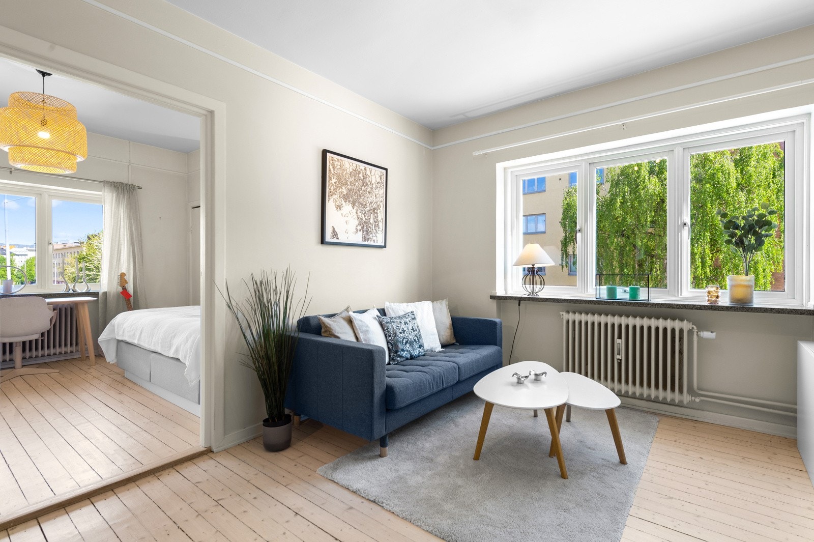 Boligen ligger i 2. etg. og inneholder 2 soverom, kjøkken, stue, bad og entré. Galleribilde