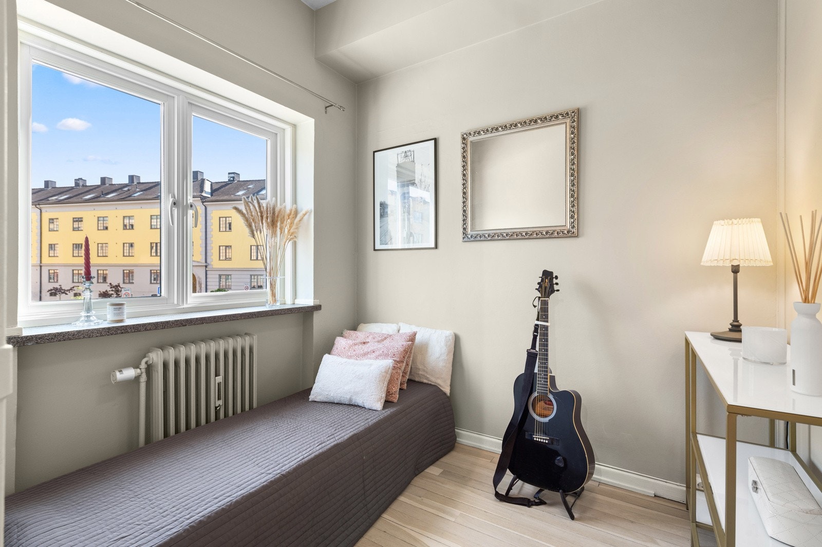 Praktisk soverom 2, velegnet som soverom, gjesterom og/eller hjemmekontor. Galleribilde