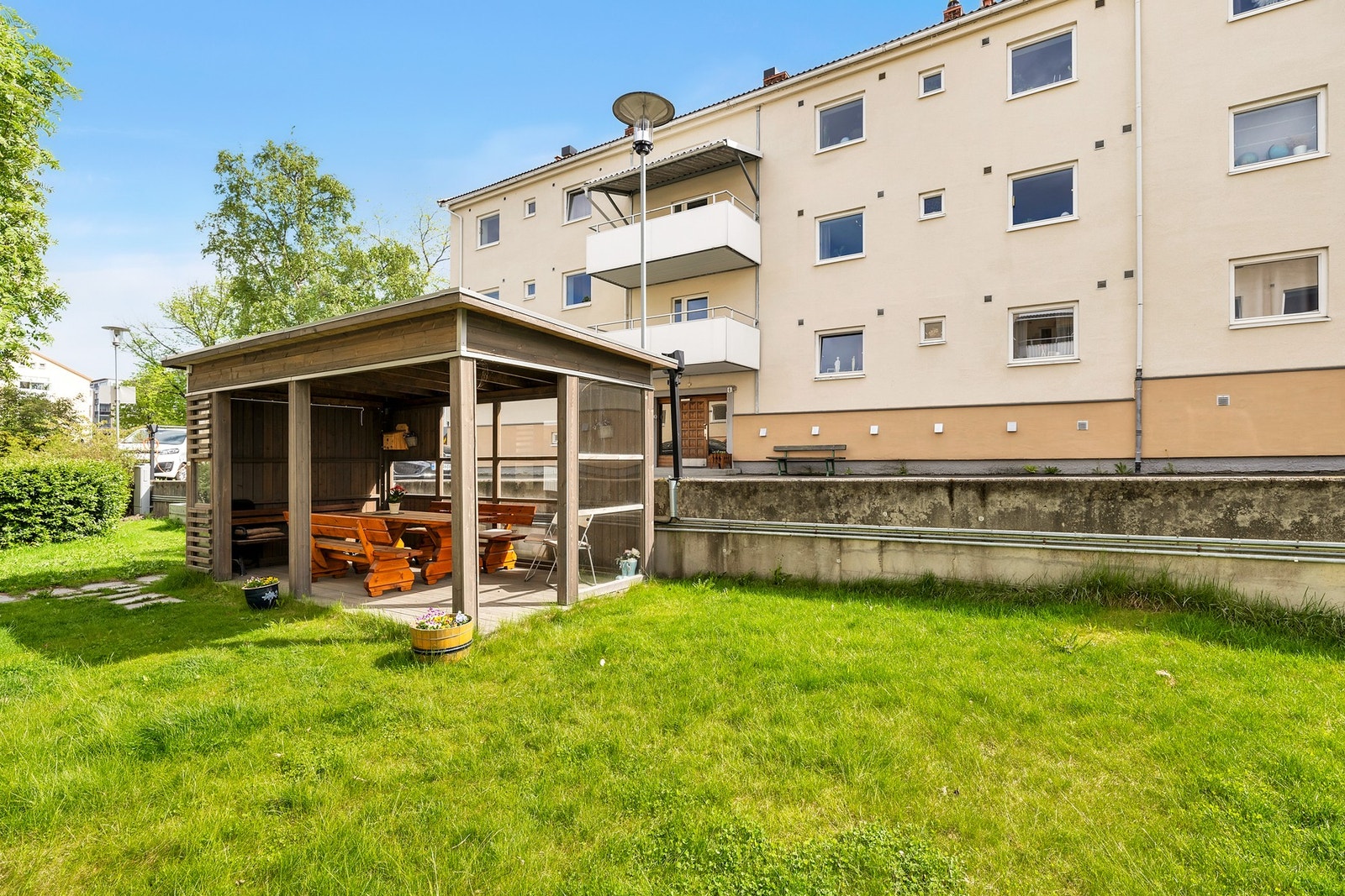 Rosenborg borettslag er et veldrevet borettslag med fine uteområder for beboerne. Galleribilde