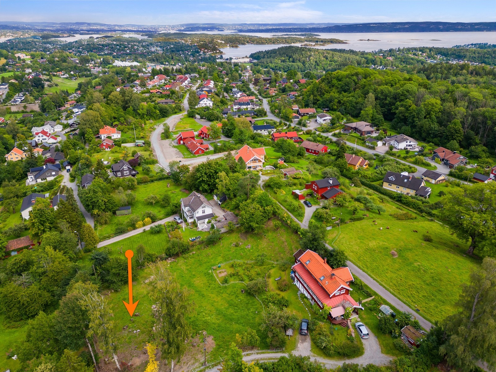 Flotte rekreasjonsområder somm som vinter med skaugumsåsen og Semsvannet. Løyper og turterreng i umiddelbar nærhet. Galleribilde