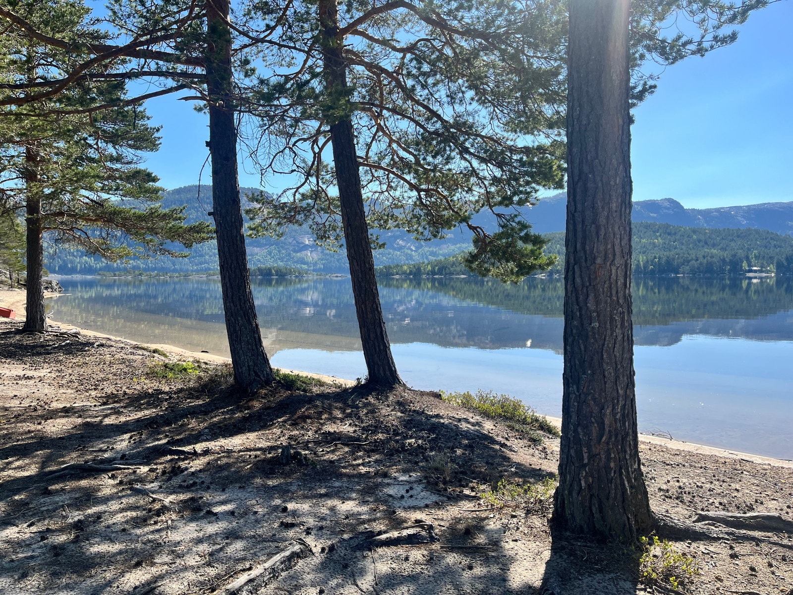 Bilde fra stranda på Raudnes - 50 meter unna hytta! Galleribilde