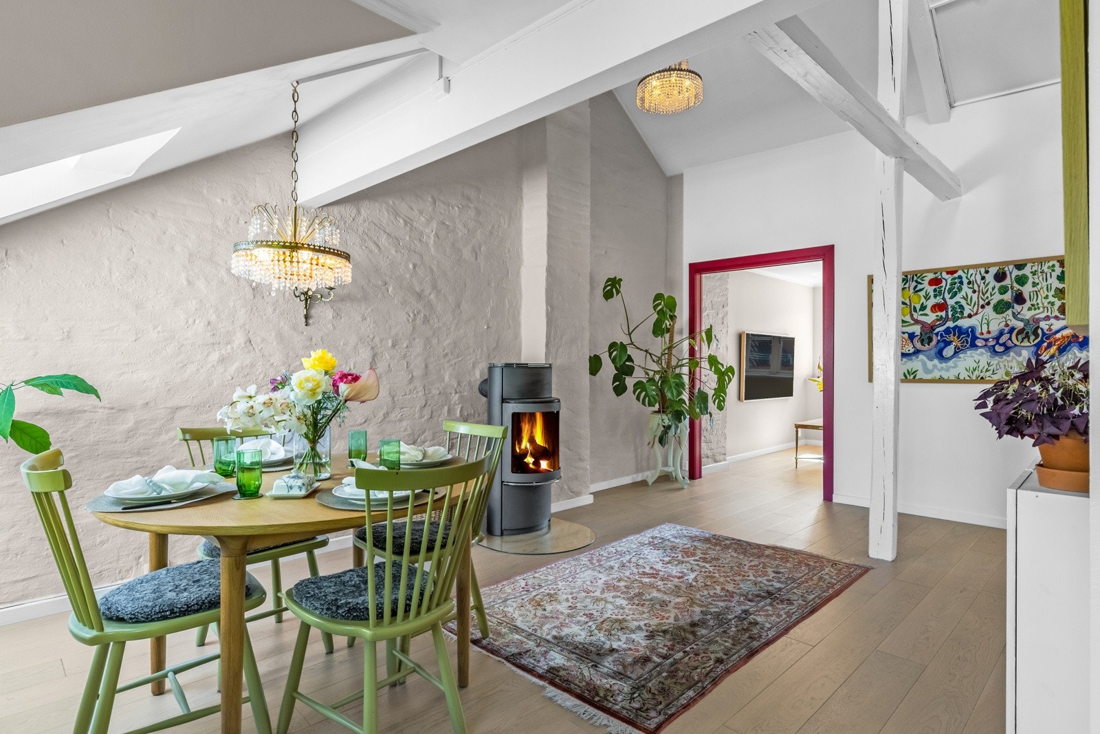 Fra stuen er det inngang til soverom 2/tv-stue Galleribilde