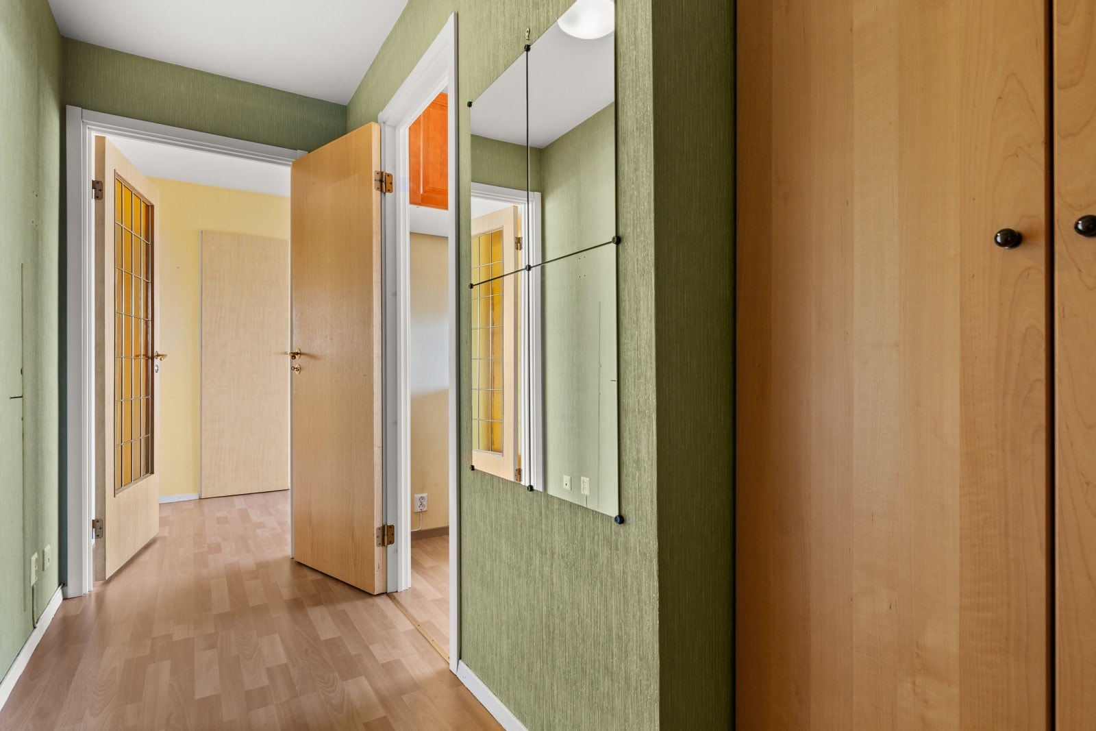 Entré med oppbevaringsmuligheter. Galleribilde