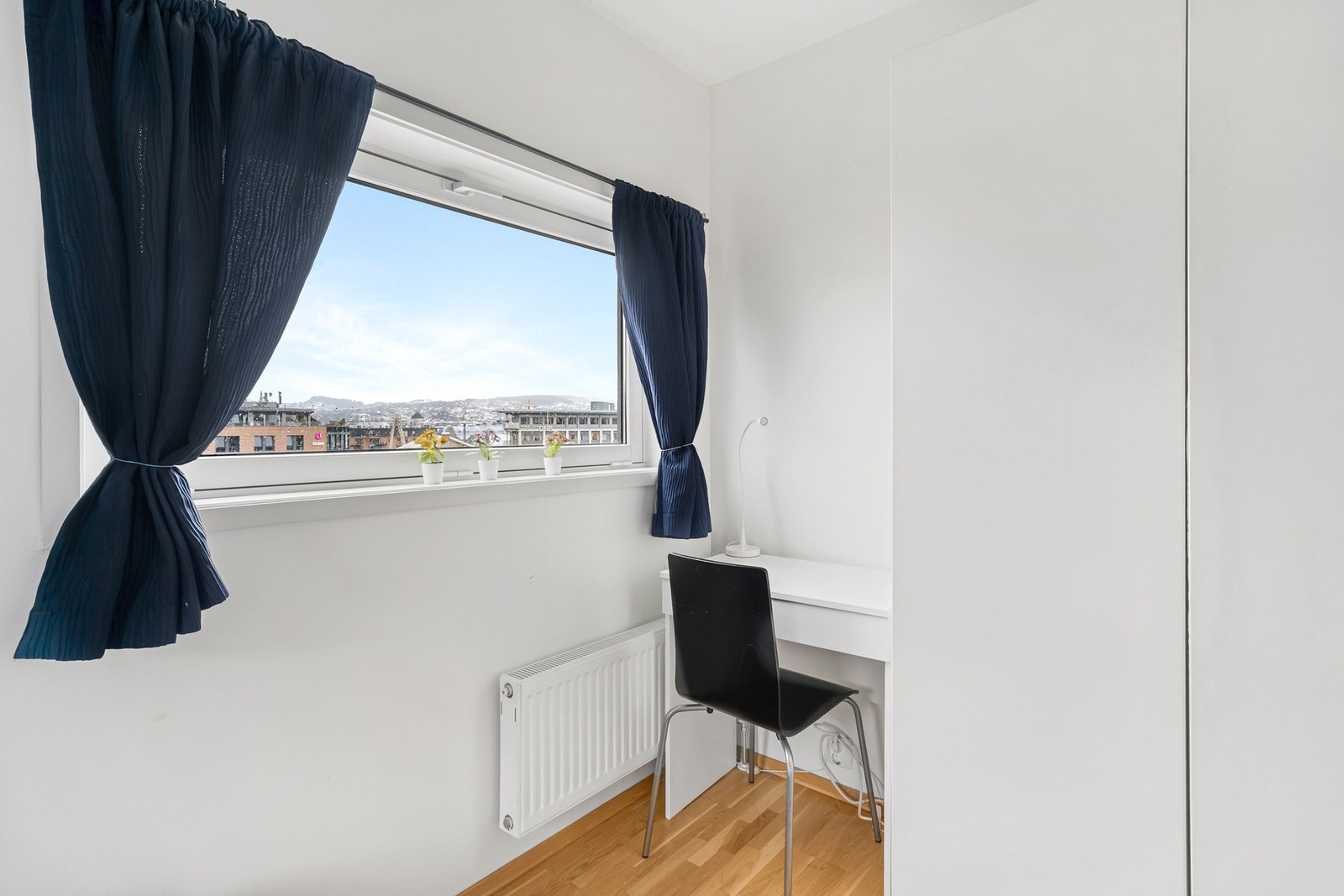 Fra soveromsvindu har man en flott utsikt. Galleribilde